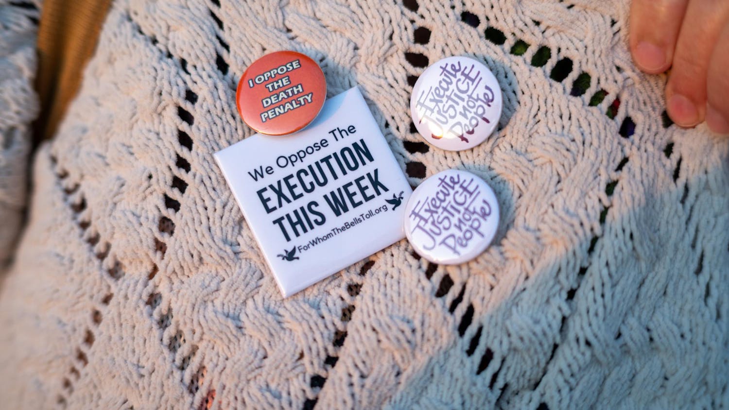 Protestors gather together in prayer outside of the Florida State Prison in Raiford in opposition to the execution of Mark Allen Geralds. Geralds was executed in Raiford, Tuesday, Dec. 9, 2025.