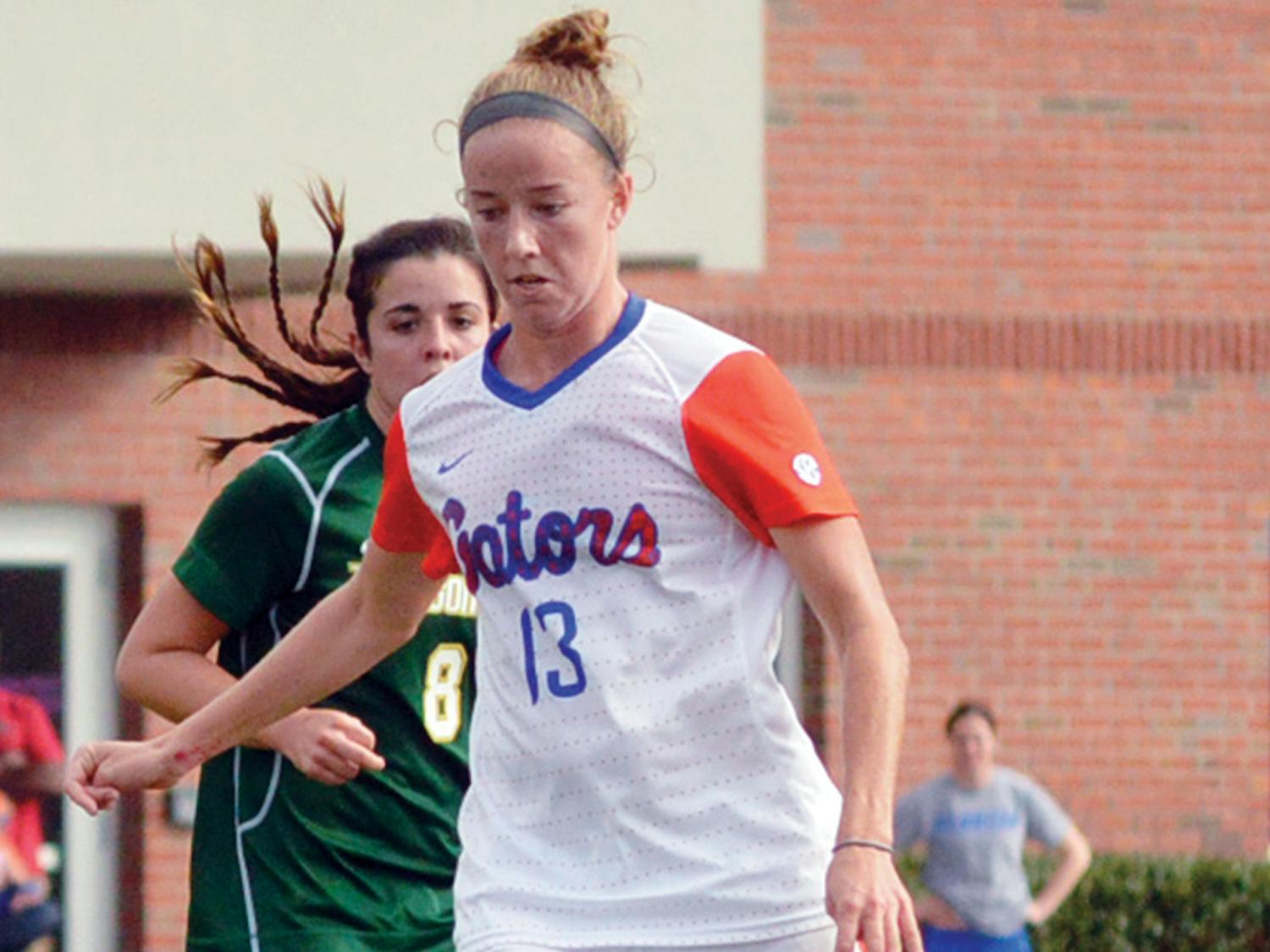Annie Speese dribbles the ball during Florida’s 2-0 victory against Jacksonville on Saturday at home.