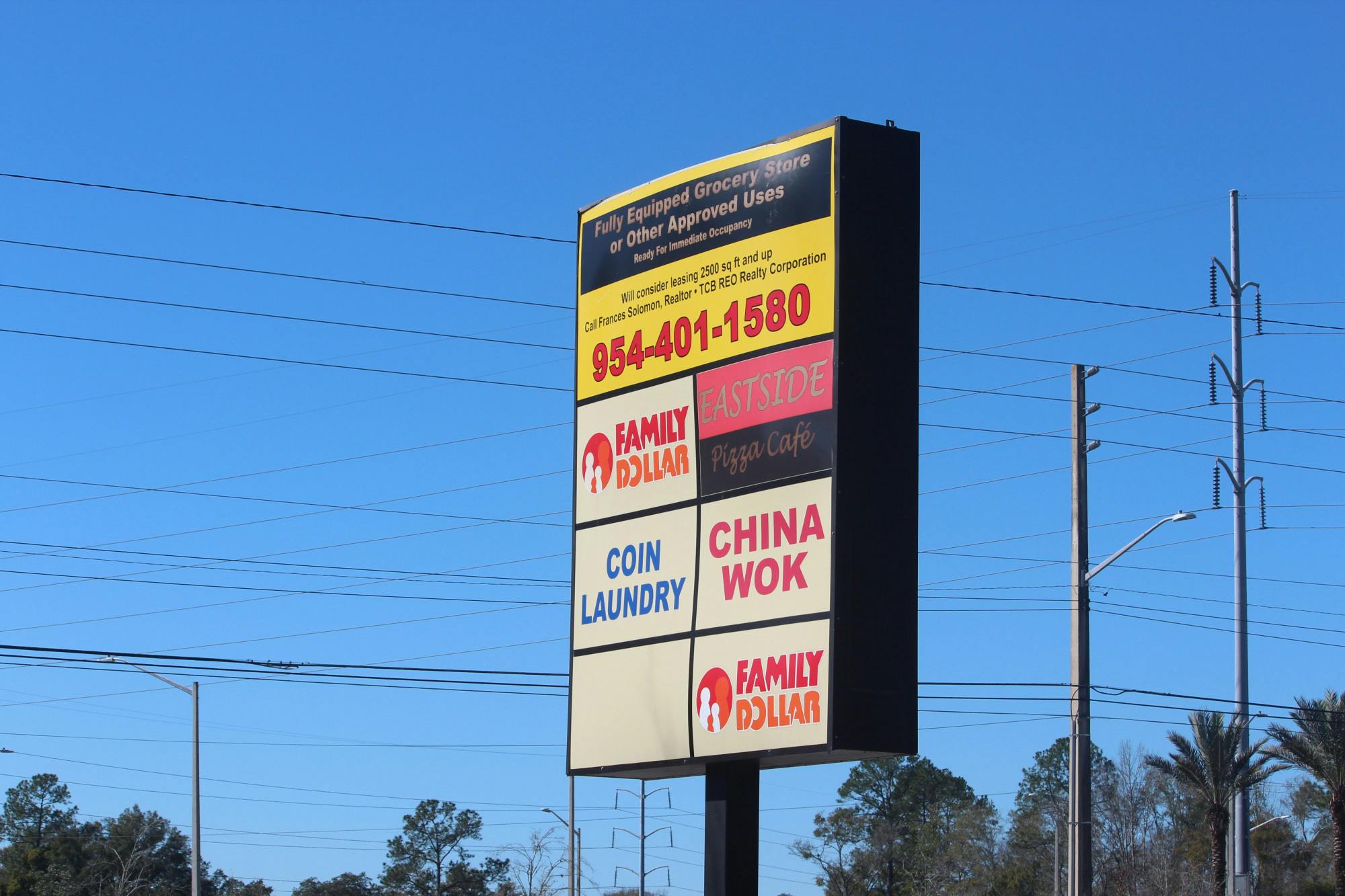 The sign at the shopping center on Southeast Hawthorne Road advertises an empty grocery store property on Wednesday, Feb. 7, 2024.