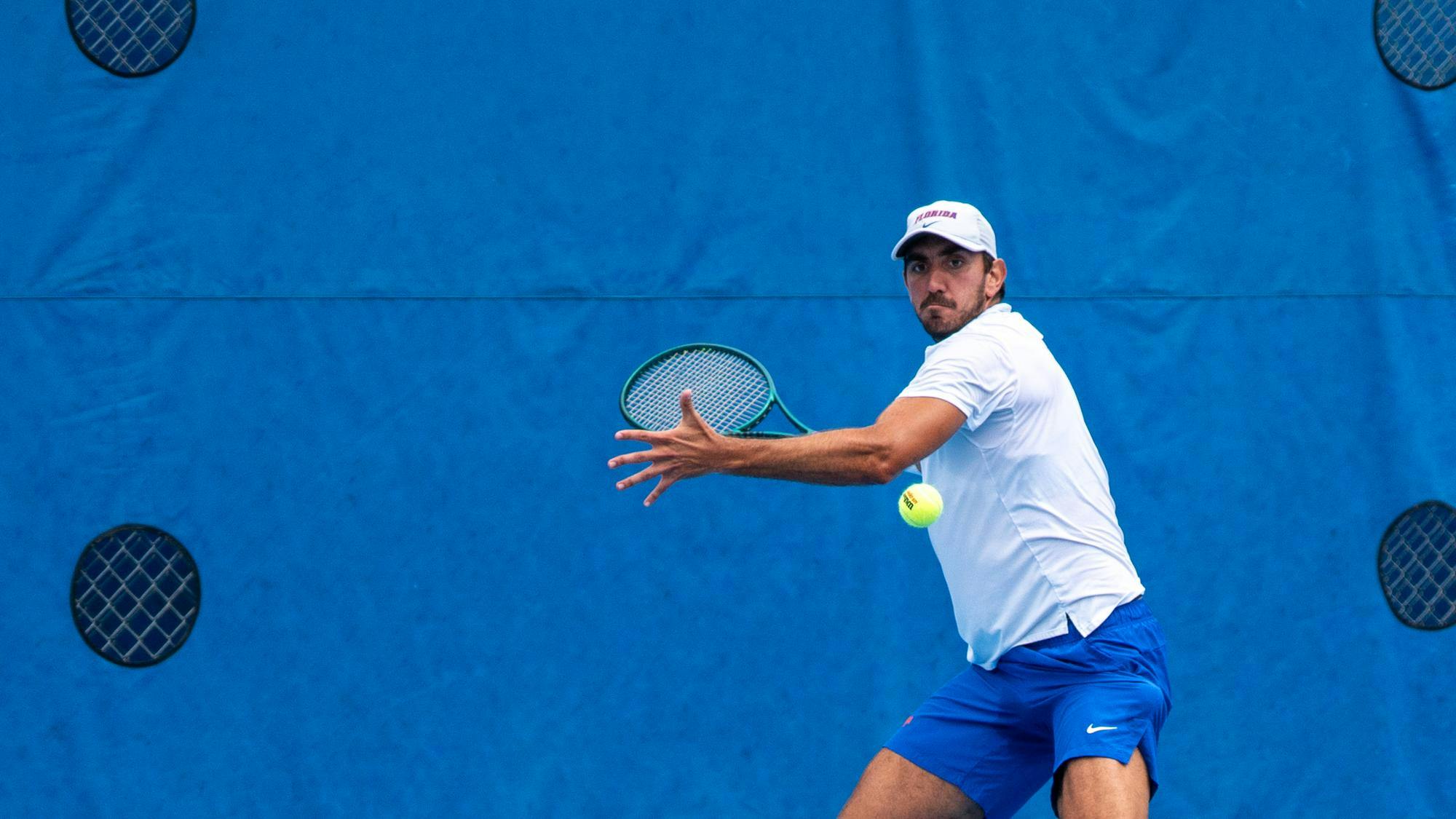  Florida’s Lorenzo Claverie returns the ball in a NCAA men's singles tennis match against Oklahoma, Sunday, March 29, 2026, in Gainesville, Fla.