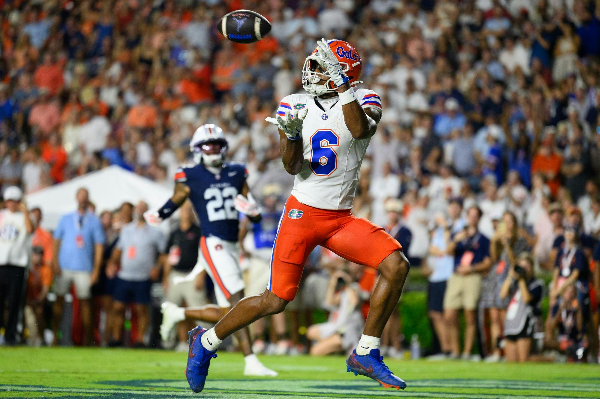 Florida wide receiver Dallas Wilson (6) catches a touchdown pass during the second half of an NCAA college football game against Auburn, Saturday, Sept. 19, 2026, in Auburn, Ala.