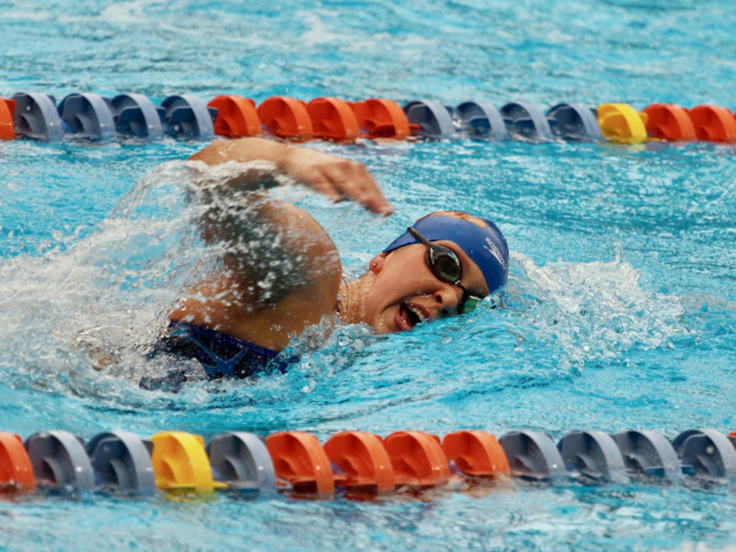 Freshman Taylor Ault continued her hot start to her Gators career with another pair of first-place finishes in the 500- and 1,000-yard freestyle against Tennessee Friday afternoon. 