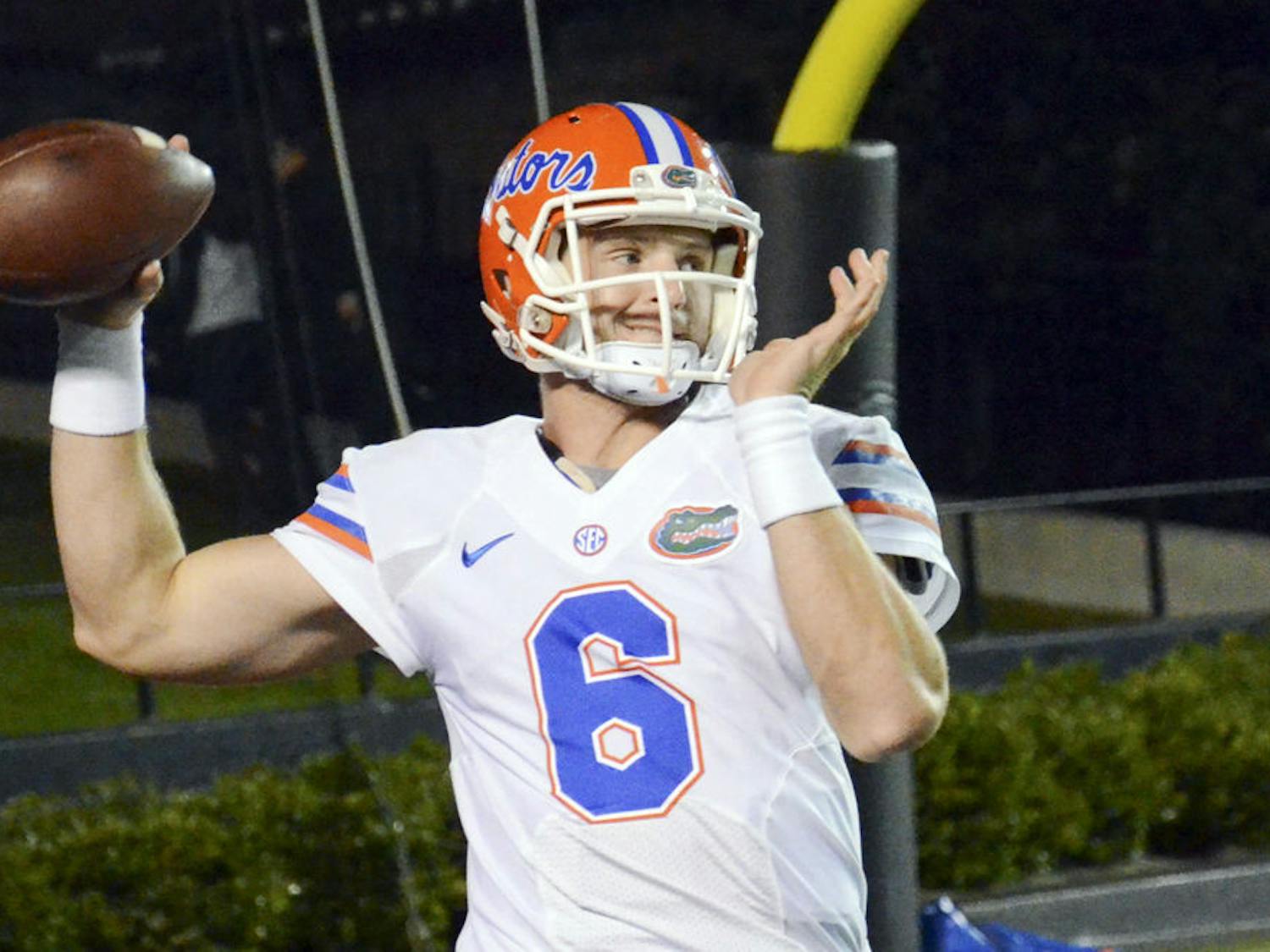Jeff Driskel warms up prior to Florida's 34-10 win against Vanderbilt on Saturday.