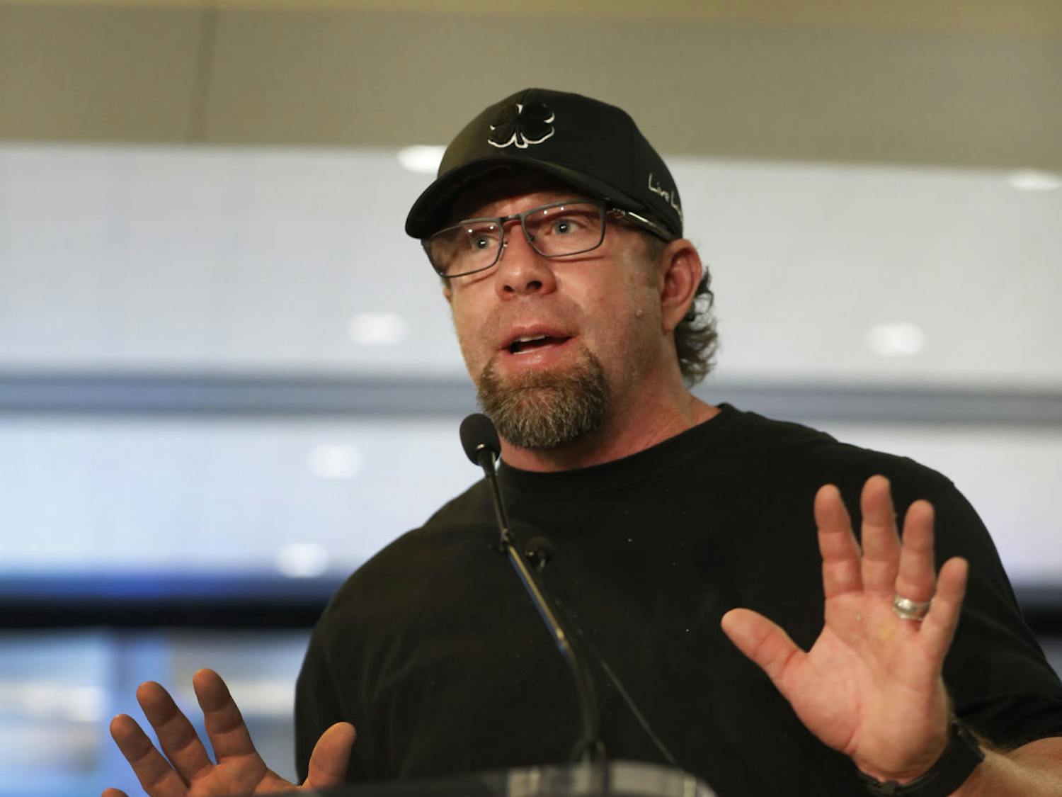 Former Houston Astros first baseman Jeff Bagwell speaks to reporters Wednesday Jan. 18, 2017, in Houston, after his election to baseball's Hall of Fame was announced. (Karen Warren/Houston Chronicle via AP)