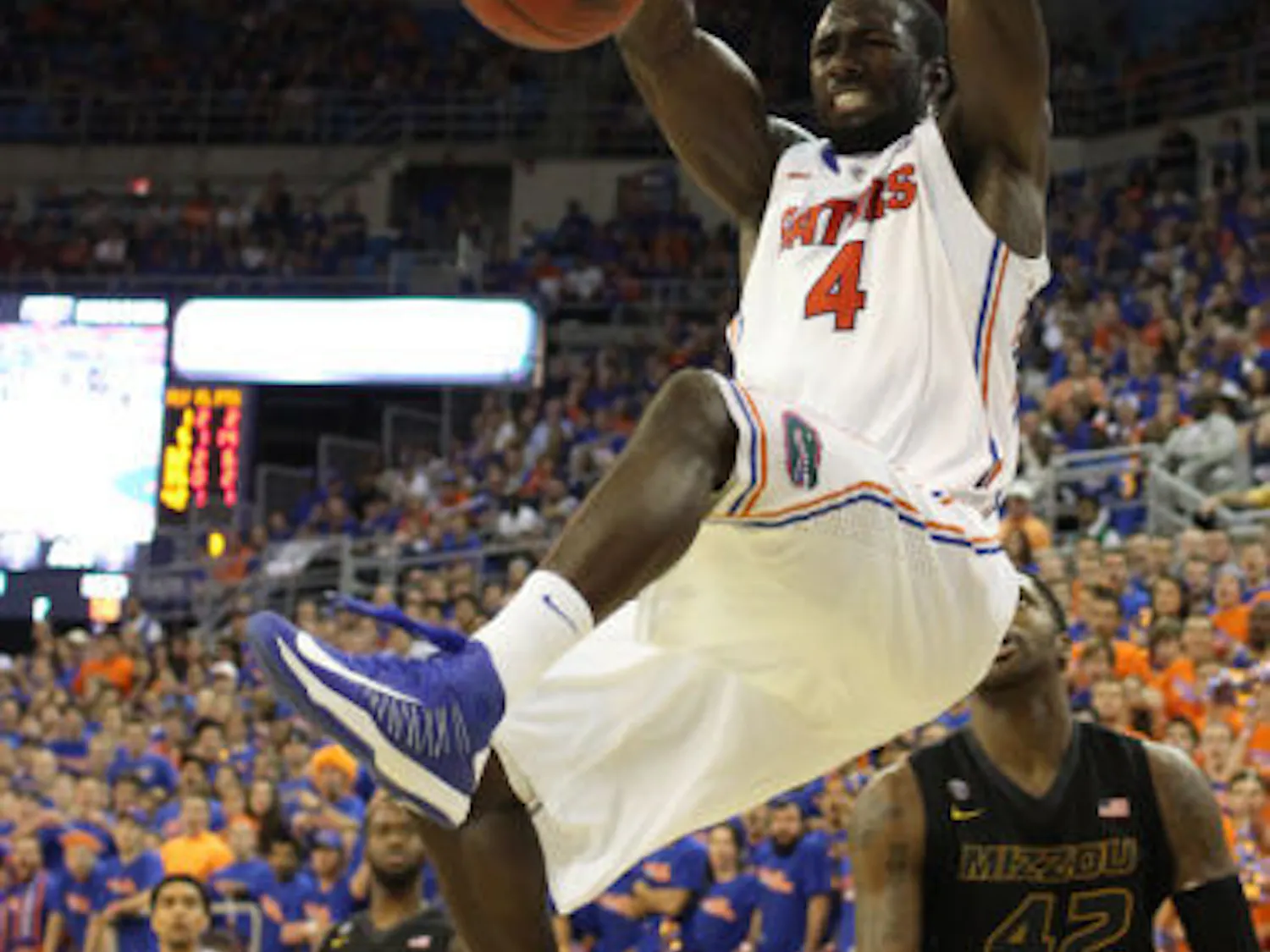 Patric Young dunks during Florida's 83-52 victory against Missouri on Jan. 19.