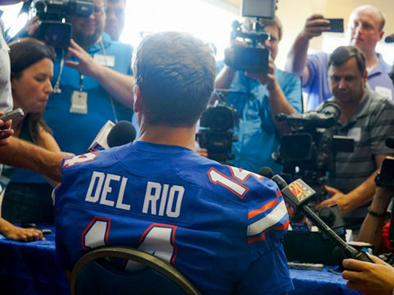 After a 5-1 record as a starter, Del Rio is fighting to keep his job against redshirt freshman Feleipe Franks and transfer Malik Zaire.