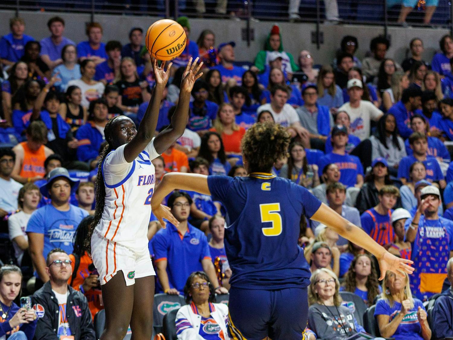 Florida forward Nyadieng Yiech (2) shoots during a NCAA college basketball game against Chattanooga, Thursday, Nov. 06, 2025, in Gainesville, Fla.