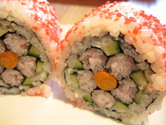 "sushi creativo" by KimonoClub, used under CC BY-NC-ND 2.0