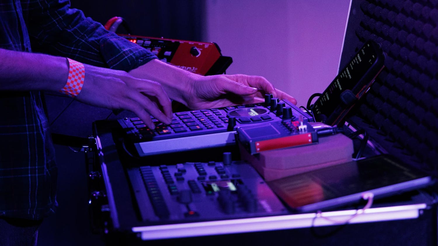 Kane Pour deejays at Loosey's Downtown in Gainesville, Fla., Thursday, Jan. 22, 2026.