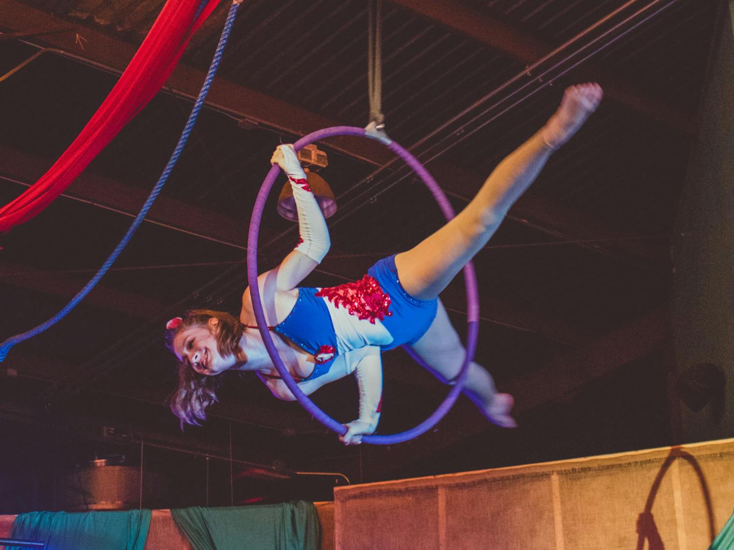 Dusty’s Drive-In Circus sets acrobatic artistry to a soundtrack of ragtime covers of pop songs.