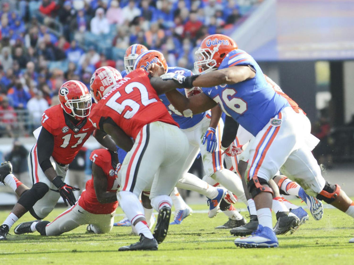 Max Garcia blocks UGA linebacker Amarlo Herrera during Florida's 38-20 win against Georgia on Nov. 1