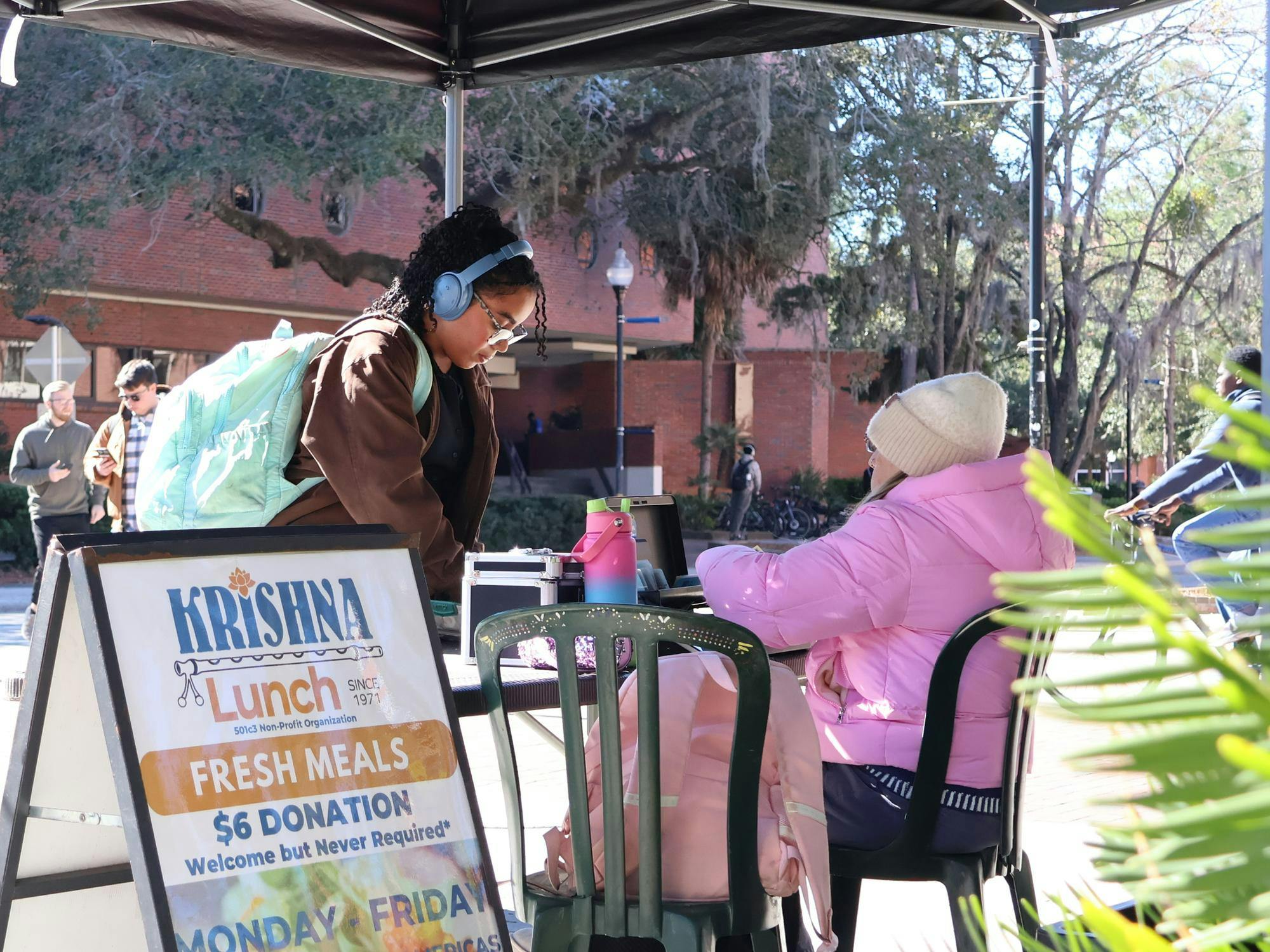 Students grabbing Krishna Lunch on Plaza of Americas on University of Florida campus, Friday, Jan. 16th, 2026.