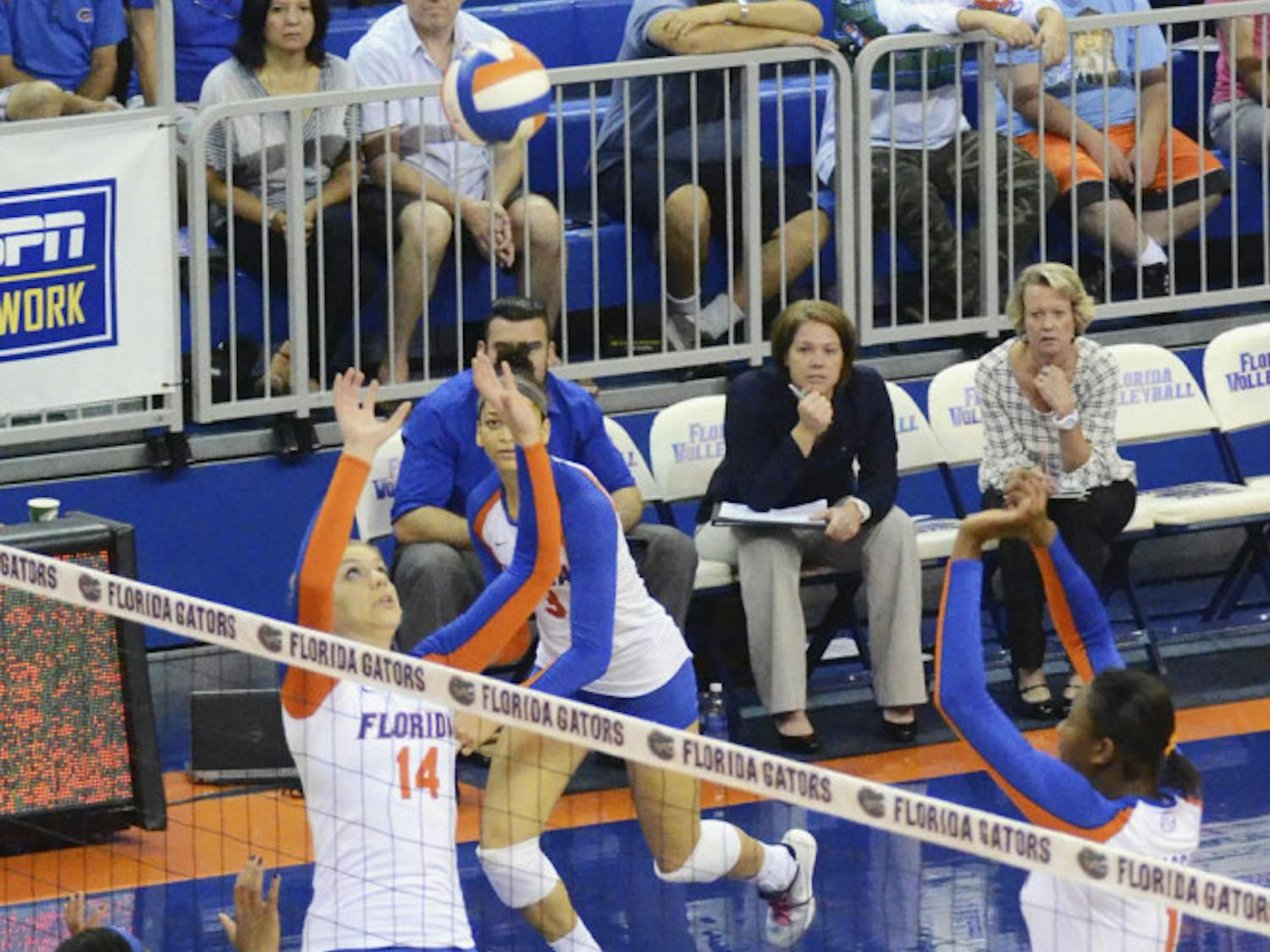 Abby Detering sets the ball during Florida's 3-0 win against Mississippi State on Sunday in the O'Connell Center