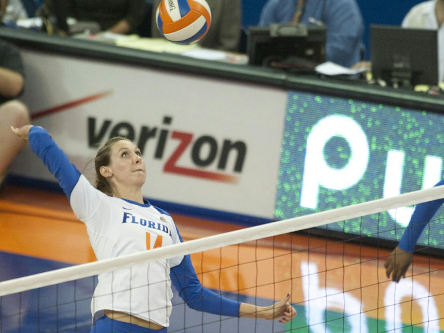 Senior middle blocker Betsy Smith combined with Tangerine Wiggs and Chloe Mann to record a season high in blocks per match. Florida defeated Louisiana Lafayette and Georgia Tech Saturday in the Stephen C. O'Connell Center.