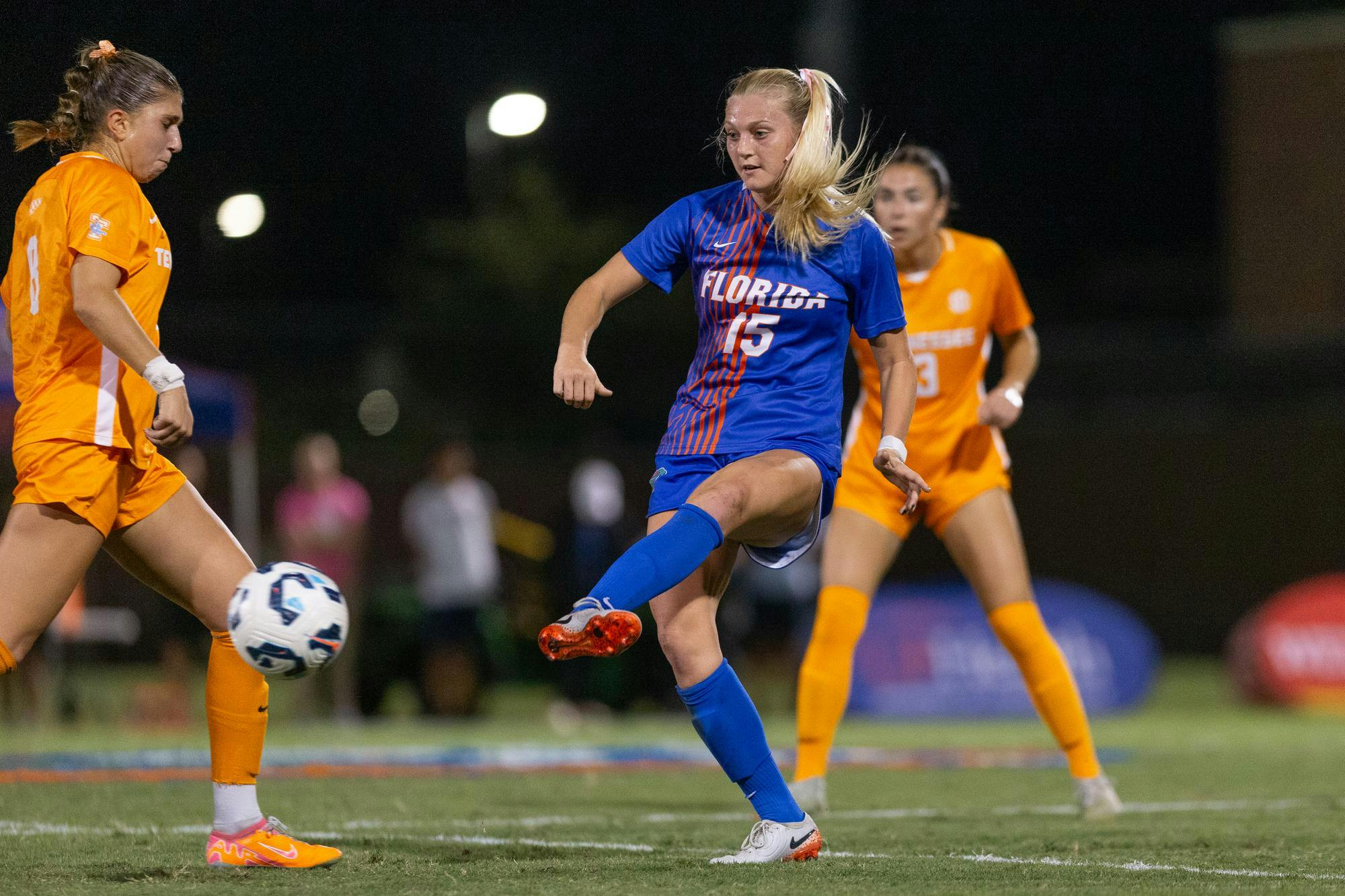 Florida Gators Midfielder Lauren Donovan (15) makes a pass during the first half against the Tennessee Volunteers on Wednesday, October 30, 2024