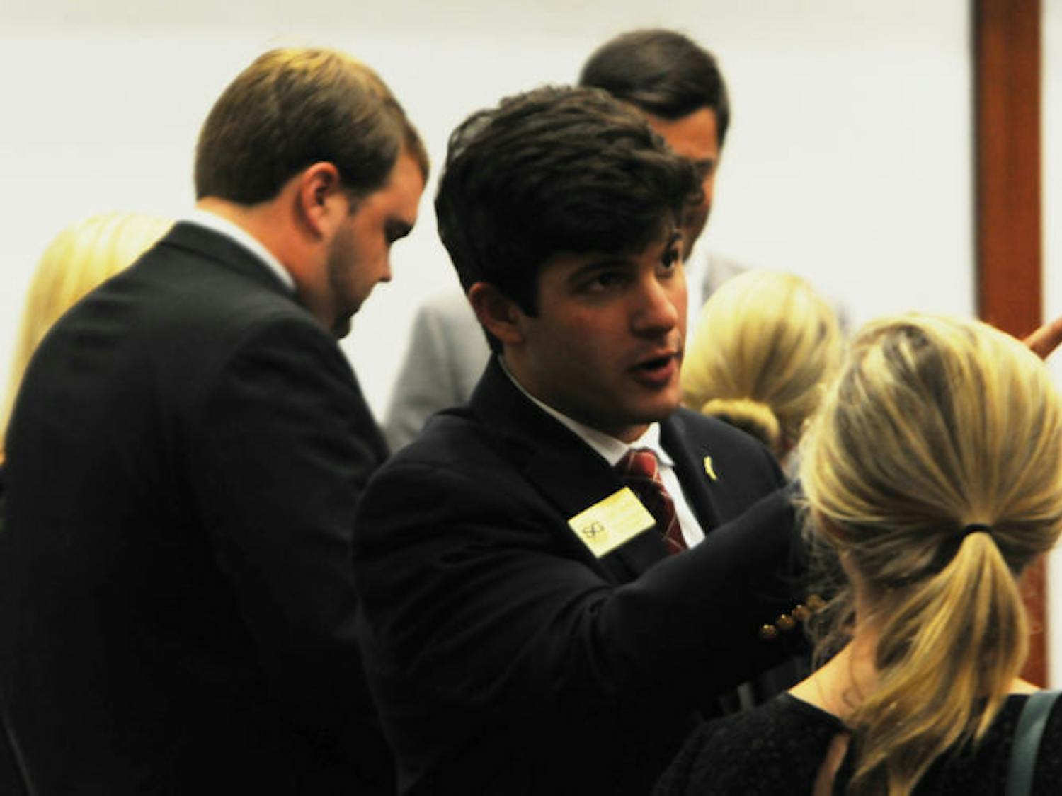 Senate President Cory Yeffet, who replaced Lauren Verno, helps lead the first installment of the new senator orientation series prior to Tuesday night’s Student Senate meeting.