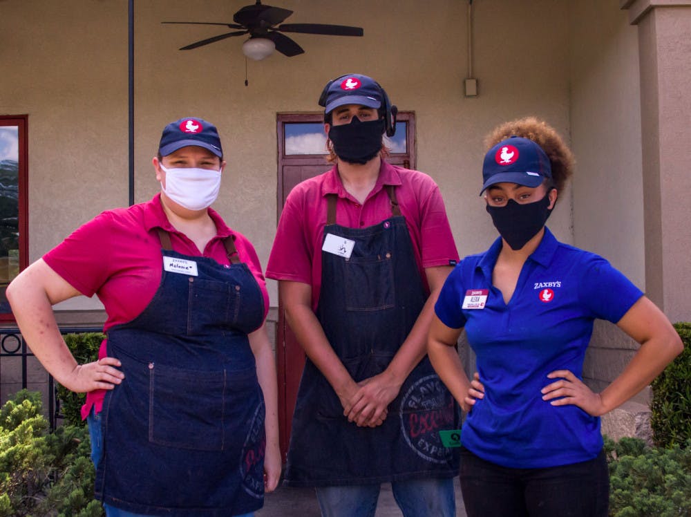 Zaxby's Staff The Independent Florida Alligator
