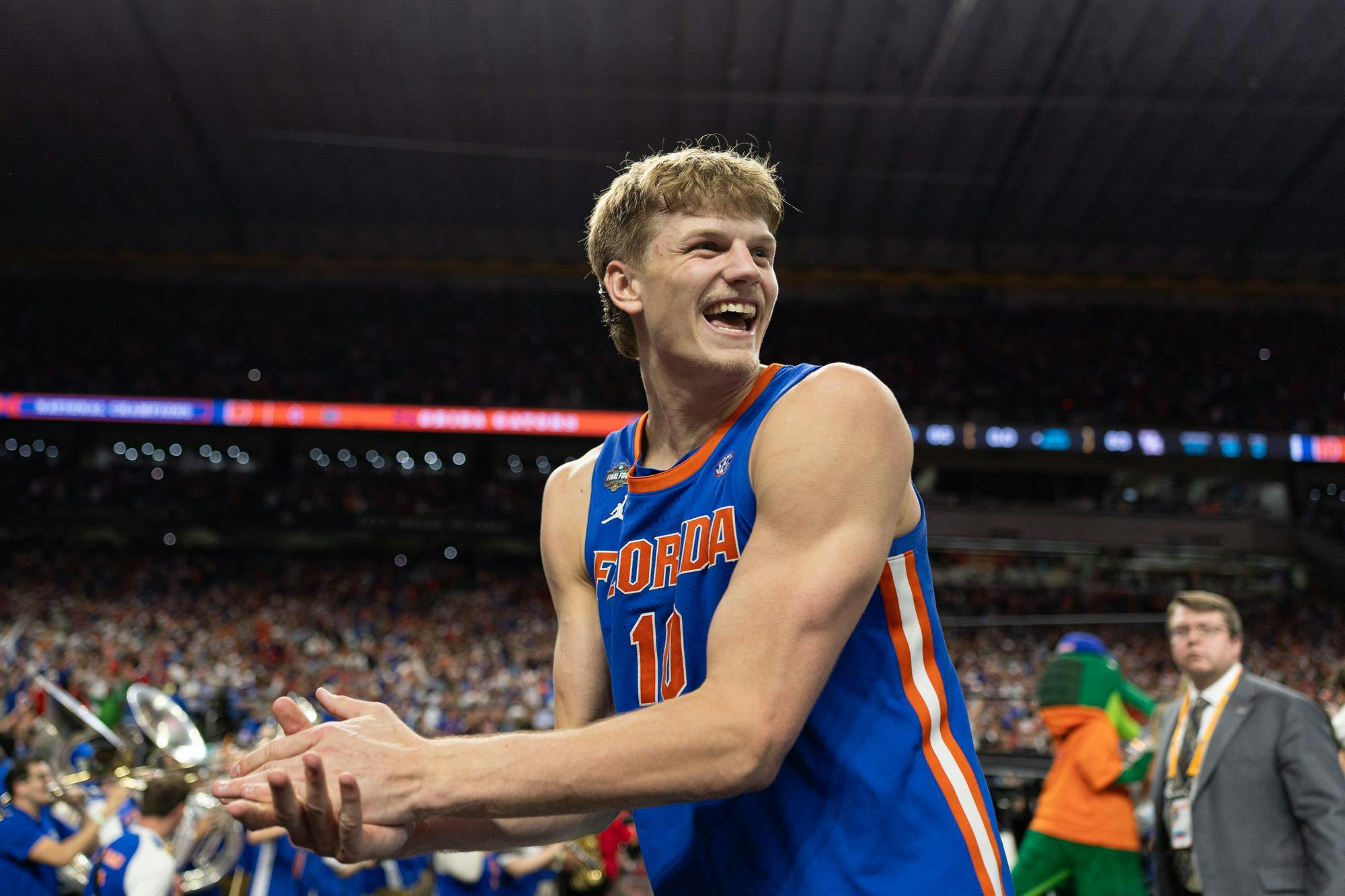 Florida Gators forward Thomas Haugh (10) celebrates after winning the National Championship against the Houston Cougars in the NCAA Tournament on Monday, April 7, 2025, in San Antonio, Texas.
