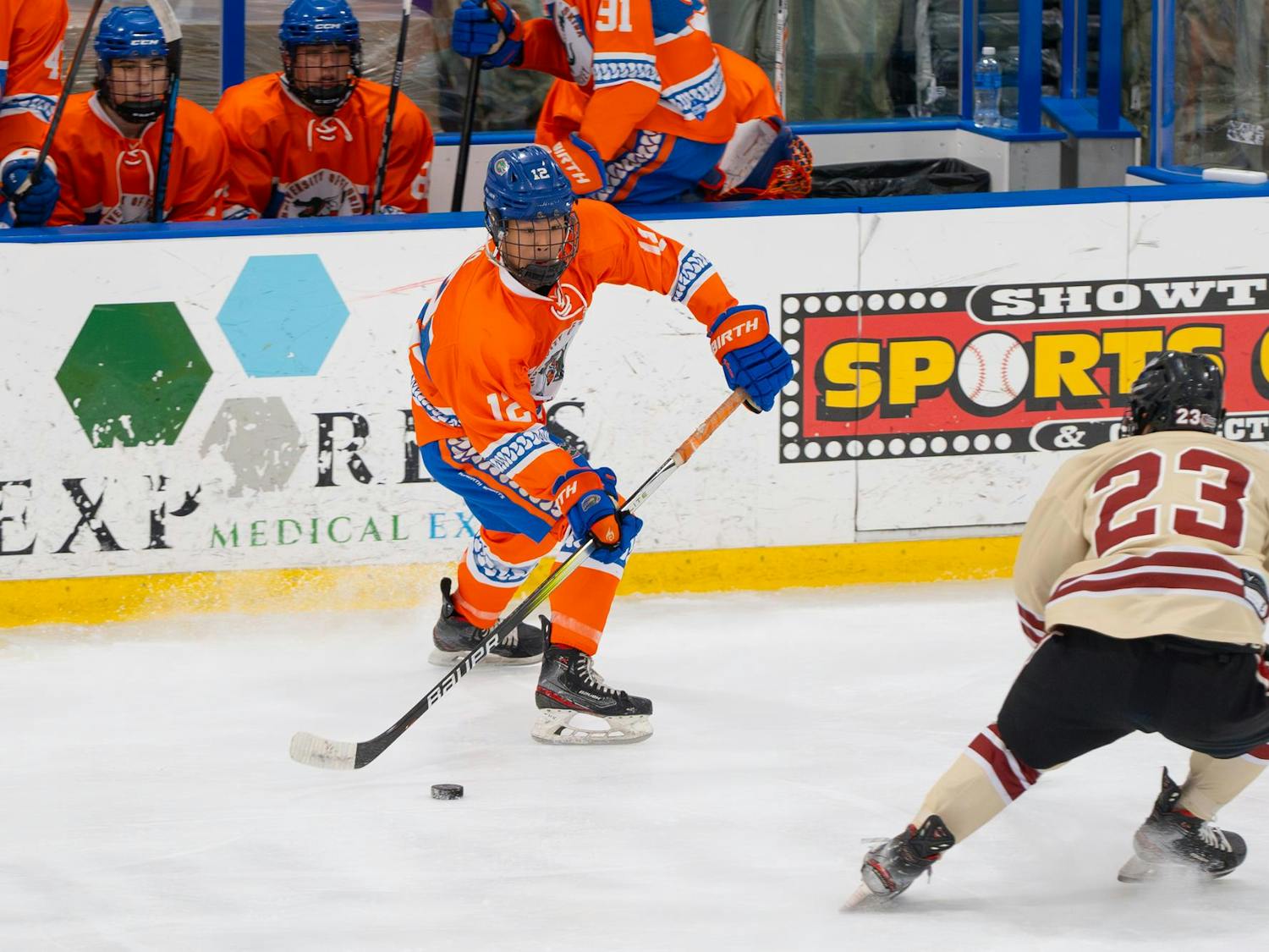 Gators hockey winger Nicholas Ho sets up a shot against the South Carolina Gamecocks
