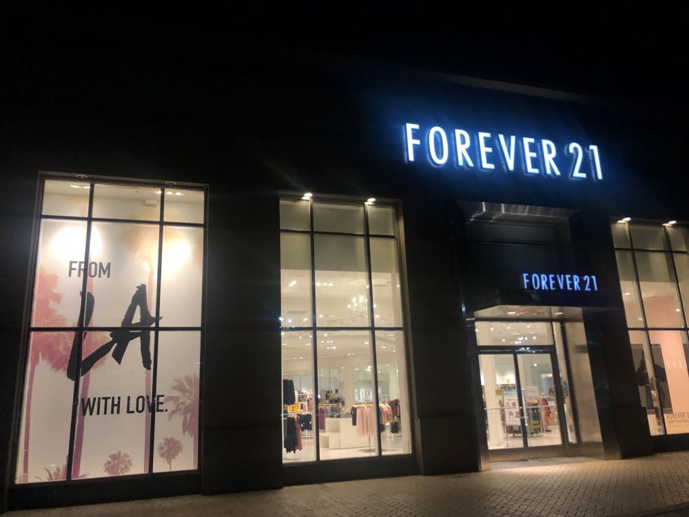 The Oaks Mall Forever 21, which will be staying open despite the company's recent bankruptcy.&nbsp;
