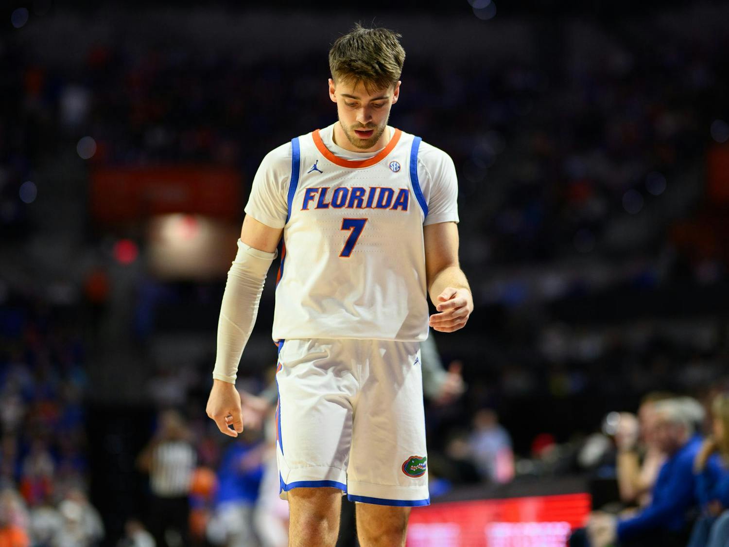 Florida guard Urban Klavzar (7) walks down the court during the first half of an NCAA college basketball game against Auburn, Saturday, Jan. 24, 2026, in Gainesville, Fla.