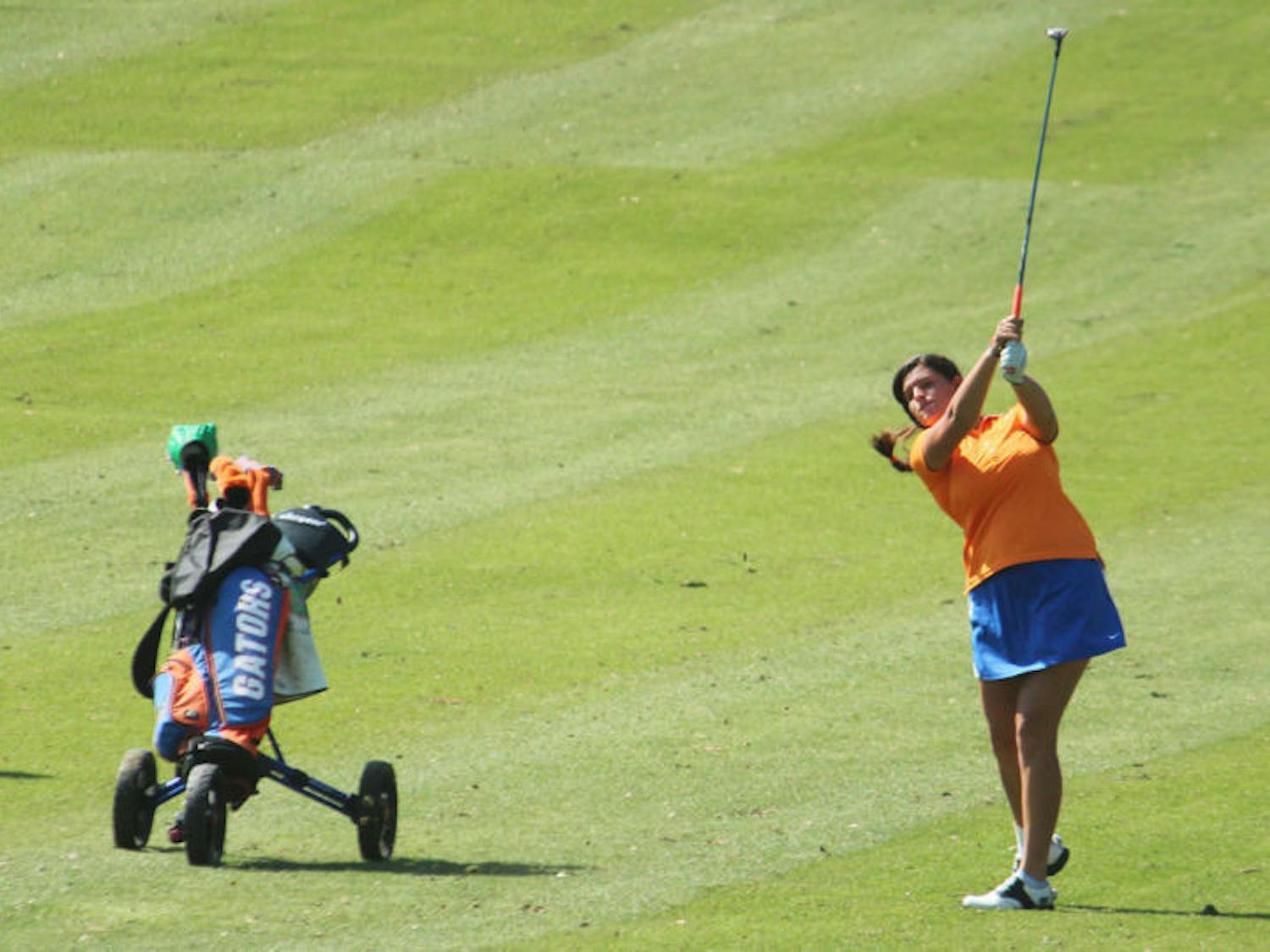 Maria Torres hits the ball during the SunTrust Gator Women’s Golf Invitational on March 15.