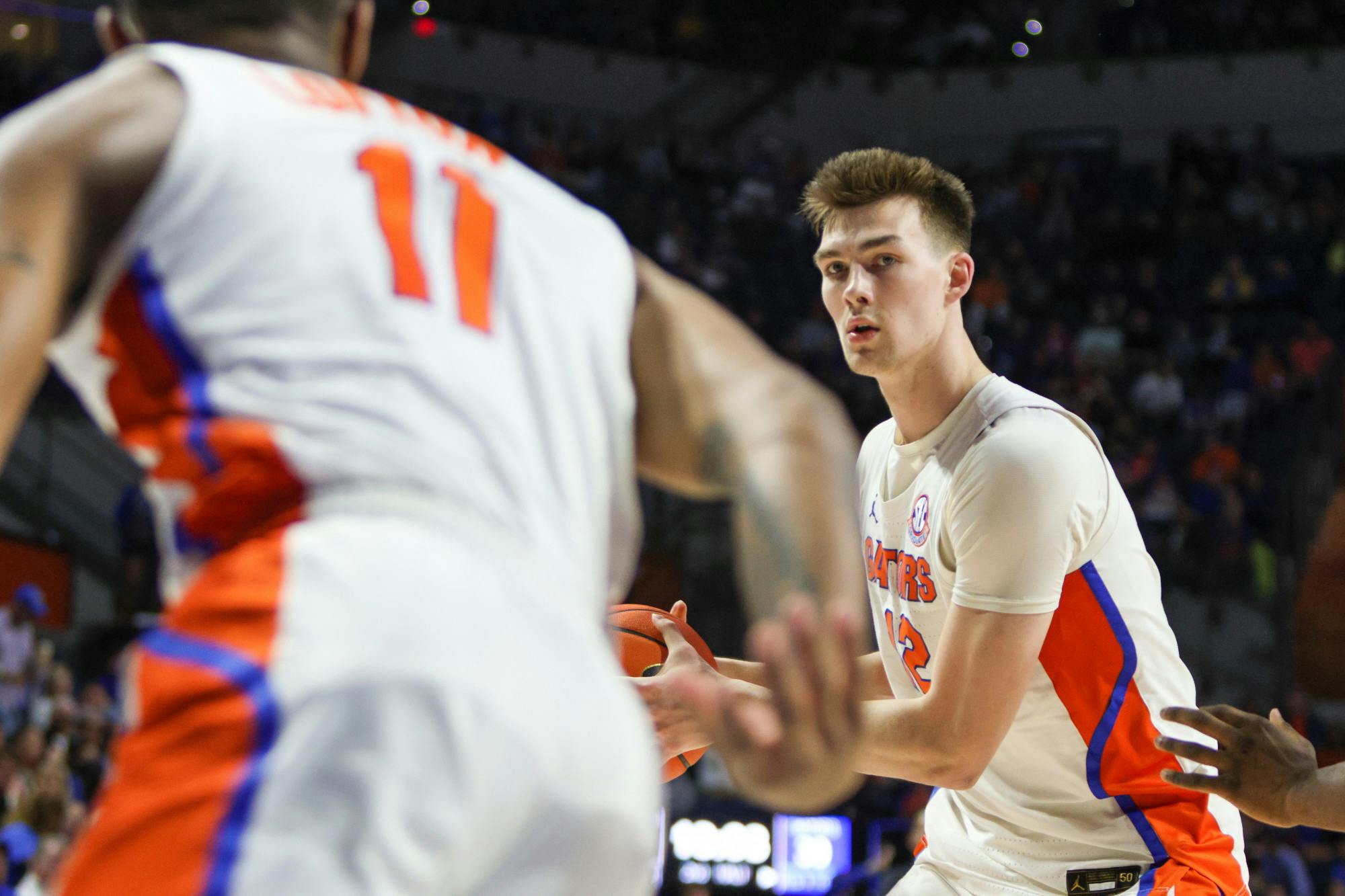 Florida forward Colin Castleton controls the ball in the Gators' 81-60 victory against the South Carolina Gamecocks Wednesday, Jan. 25, 2023.