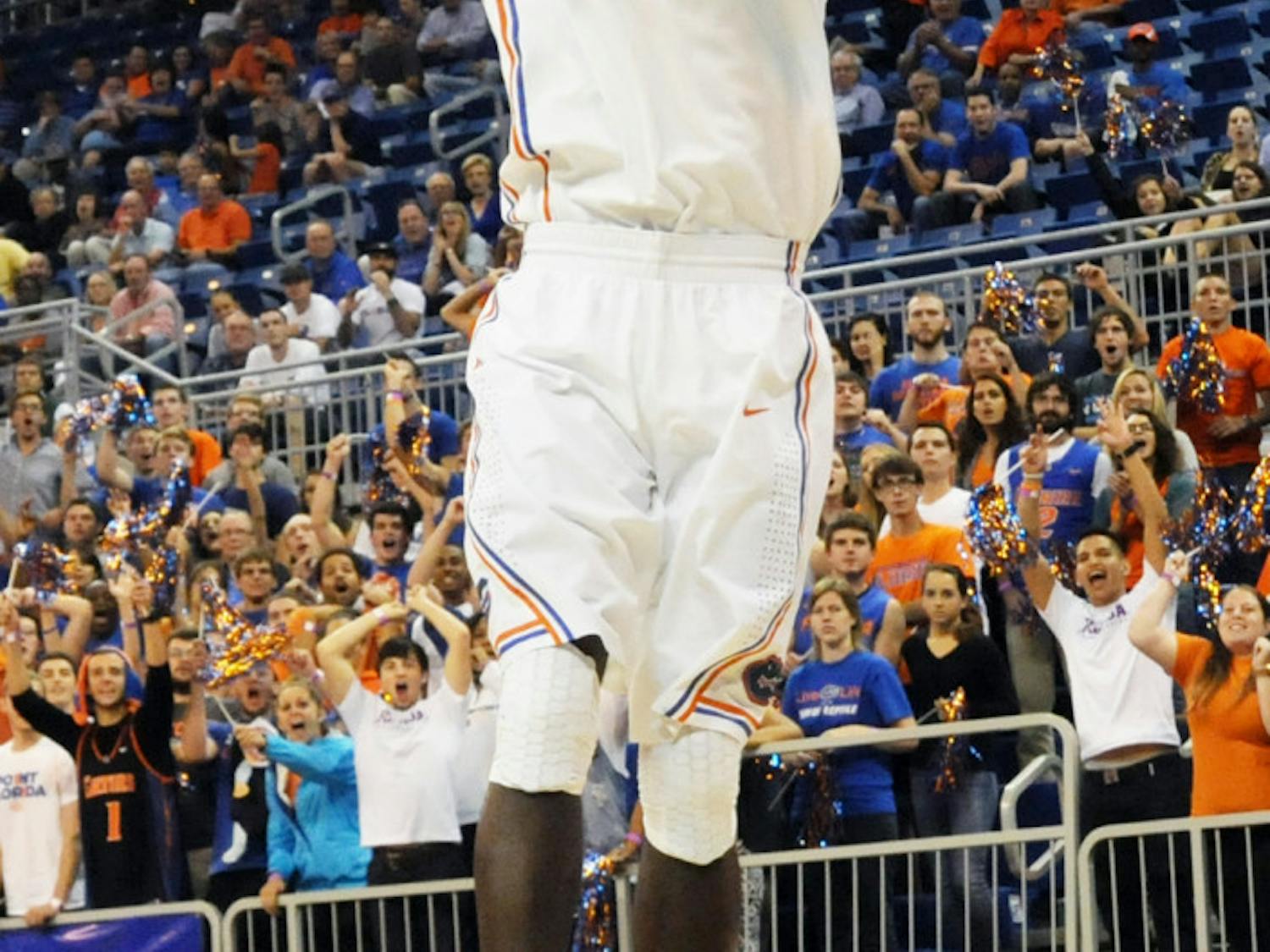 Patric Young dunks the ball during Florida’s 79-59 victory against Middle Tennessee on Thursday in the O’Connell Center. Young had 16 points.