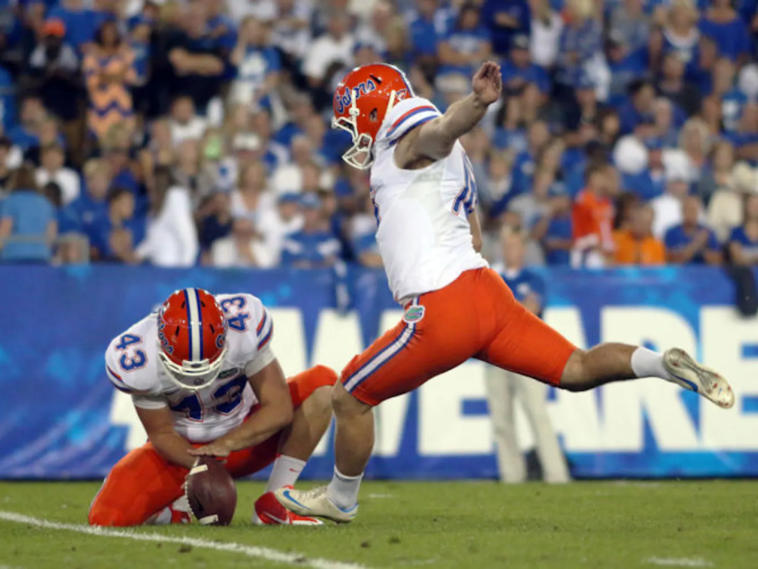 Austin Hardin attempts a field goal during Florida’s 24-7 win against Kentucky on Saturday in Lexington, Ky. Hardin has made four of his seven tries this season.