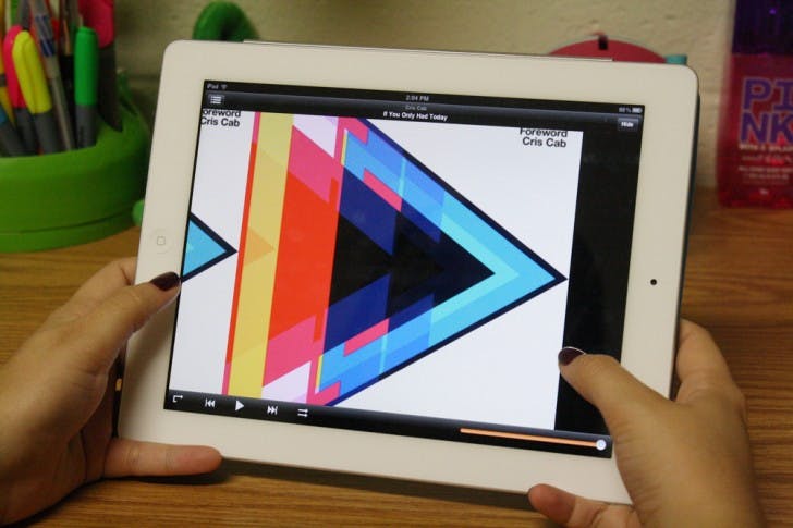 Grooveshark’s website can now be streamed on all devices, including tablets, through www.grooveshark.com. The announcement is an expansion of its mobile streaming website.