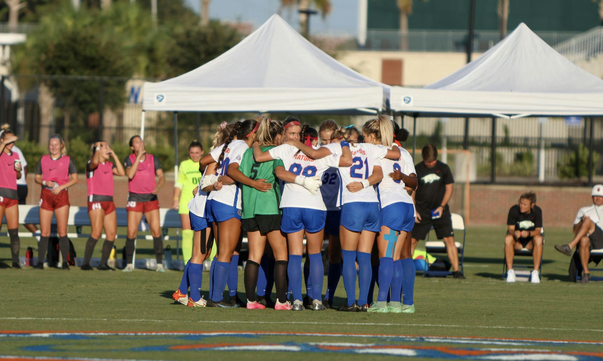 The Florida soccer team huddles pregame before its match with the Arkansas Razorbacks Thursday, Oct. 6, 2022. 