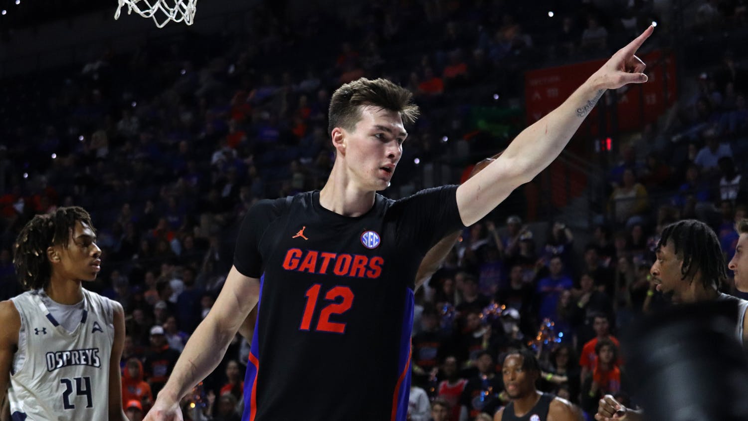 Florida&#x27;s Colin Castleton celebrates during a Dec. 8 game against North Florida. The center scored a team-high 19 points against LSU Wednesday.