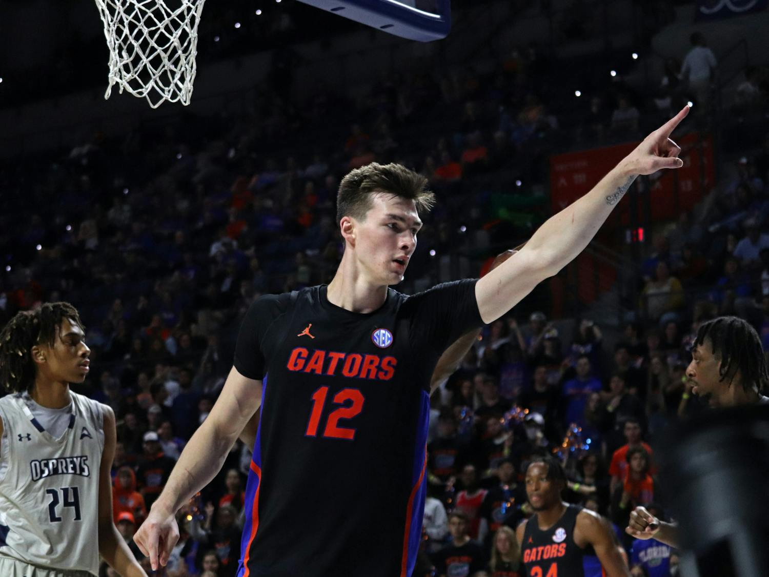 Florida&#x27;s Colin Castleton celebrates during a Dec. 8 game against North Florida. The center scored a team-high 19 points against LSU Wednesday.
