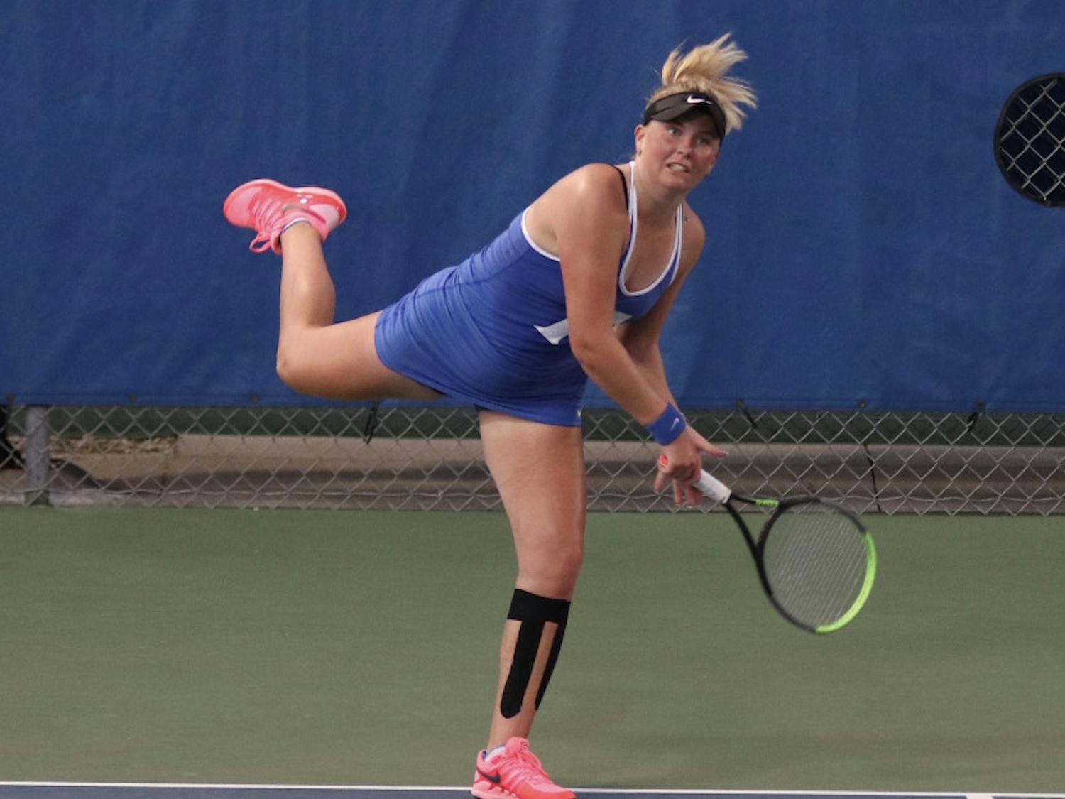 Sara Dahlstrom fires an forehead return against LSU on Feb. 26, 2021. Dahlstrom is the lone junior on the 2022 women's tennis roster. She is one of only three upperclassmen.