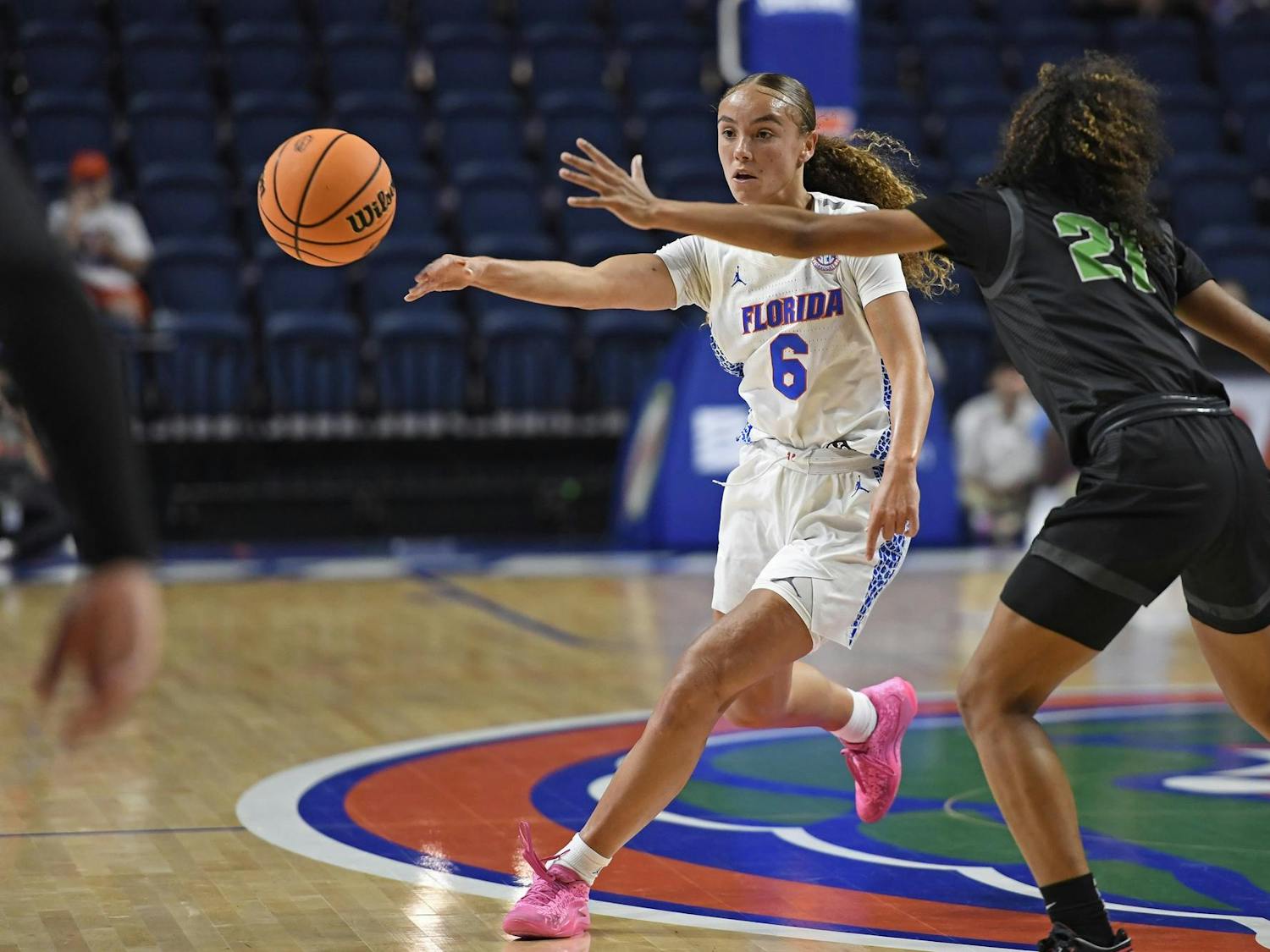 Kenza Salgues (6) passes the ball during the first half against the Chicago State Cougars at Exactech Arena at the Stephen C. O'Connell Center on Tuesday, Nov. 12, 2024.