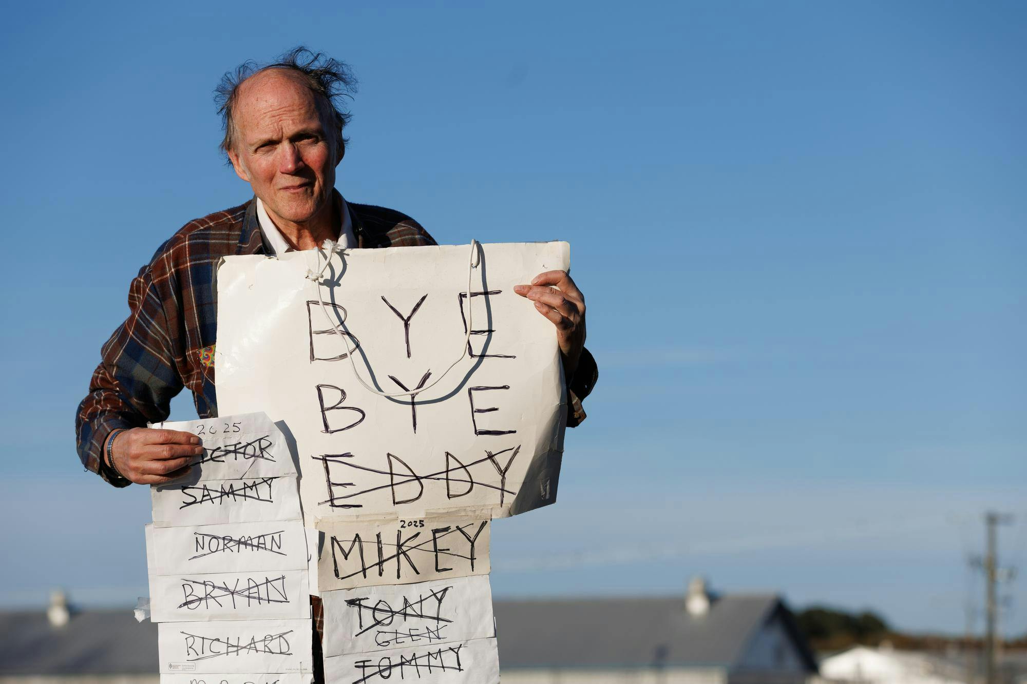 Bill Campbell is the lone demonstrator in support of the execution of Ronald Palmer Heath. Campbell stands alone outside of the Florida State Prison in Raiford on Tuesday Feb. 10, 2026.