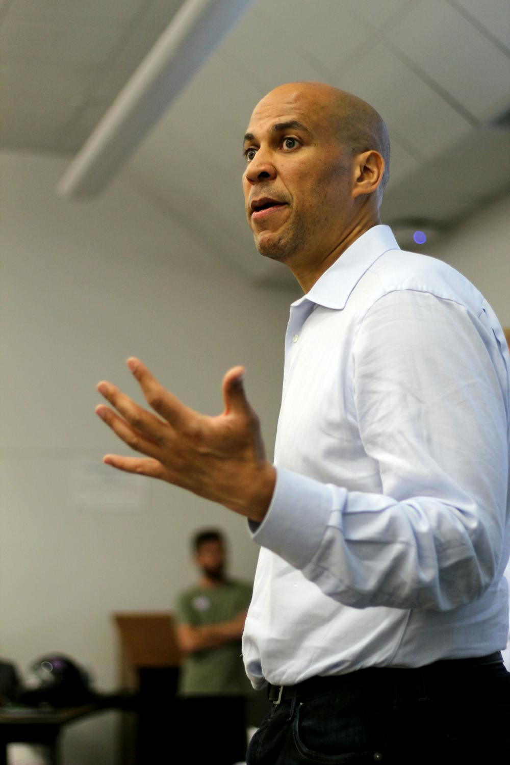 <p><span id="docs-internal-guid-c0059ef4-7fff-e7a2-4306-b9d80fb504af"><span>New Jersey Senator Cory Booker joins Senator Bill Nelson at a UF College Democrats meeting on Oct. 19 at Weil Hall. Students asked them questions about policies and their thoughts on current issues in the Senate.</span></span></p>
