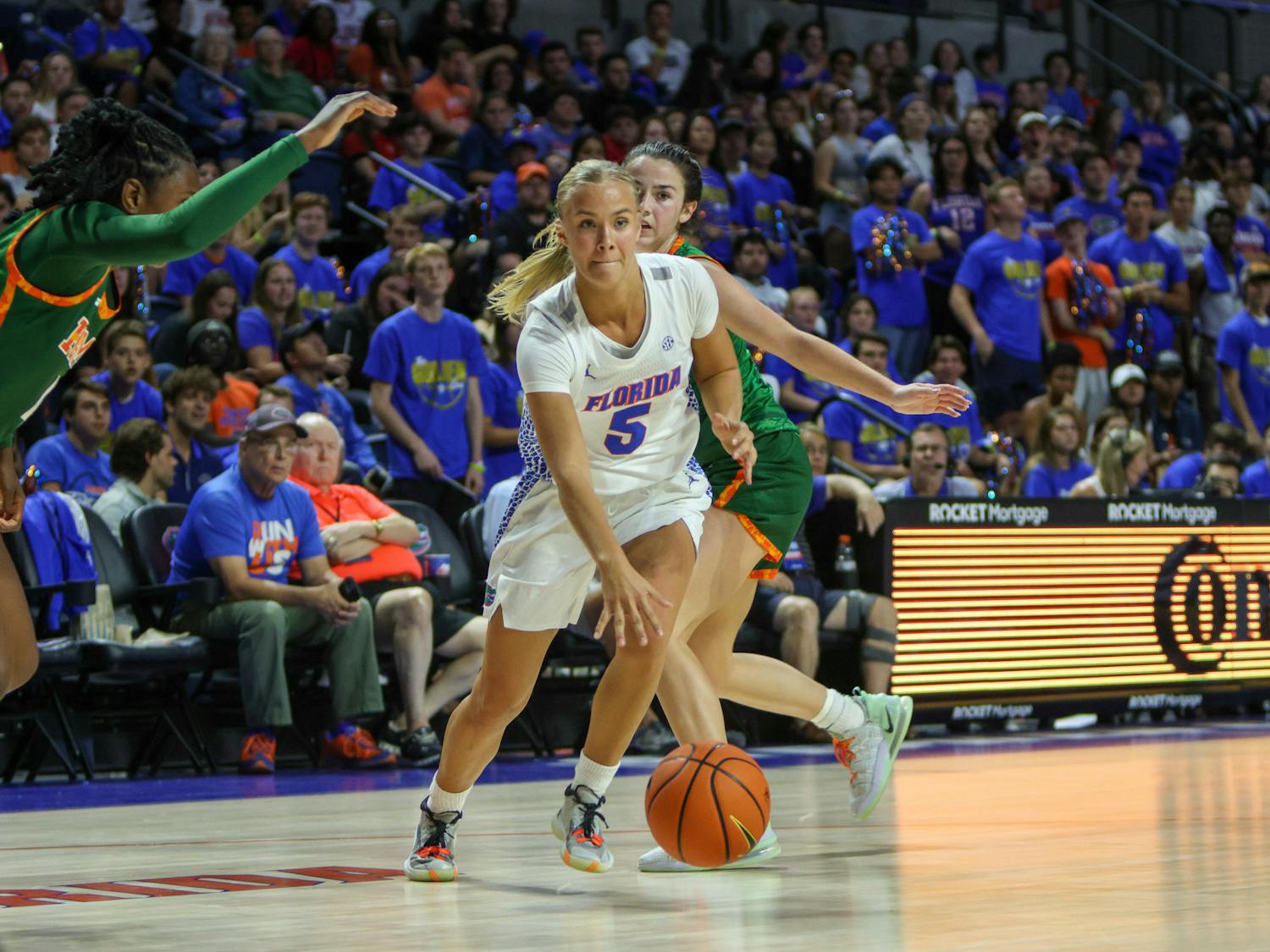 Florida guard Alberte Rimdal weaves through the defense in the Gators&#x27; victory over the Florida A&amp;M Rattlers Monday, Nov. 7, 2022.