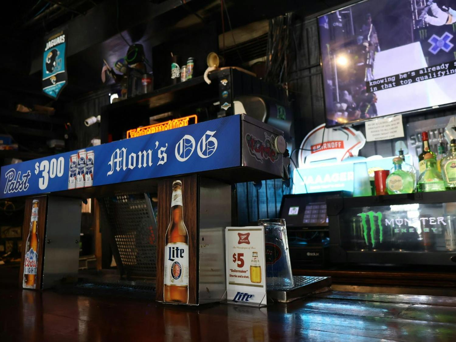 Gainesville nightlife remains vibrant as classes resume Jan. 12, 2026.