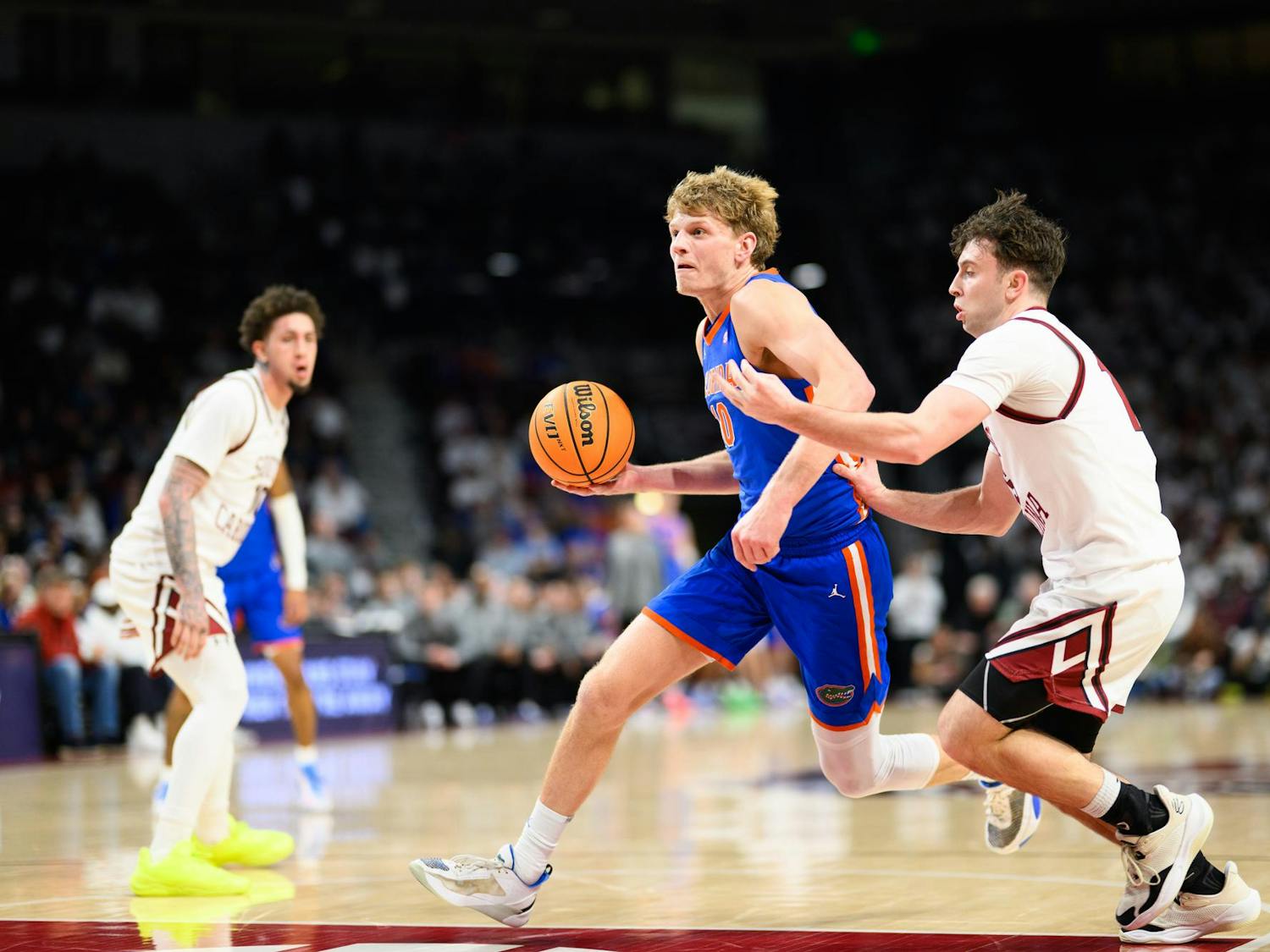 Florida forward Thomas Haugh (10) drives during the first half of an NCAA college basketball game against South Carolina, Wednesday, Jan. 28, 2026, in Columbia, S.C.