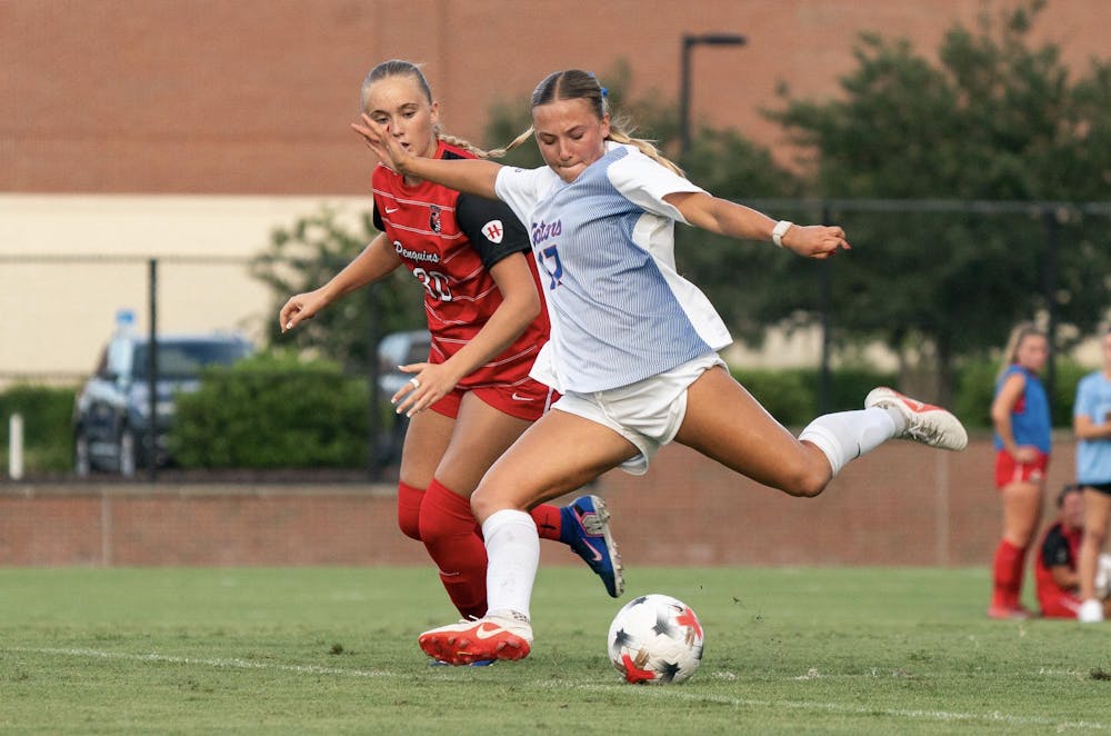 Florida midfielder Sophia Sindelar prepares to take a shot on target against Youngstown State in Gainesville, Fla. Thursday, Sept. 3, 2026.