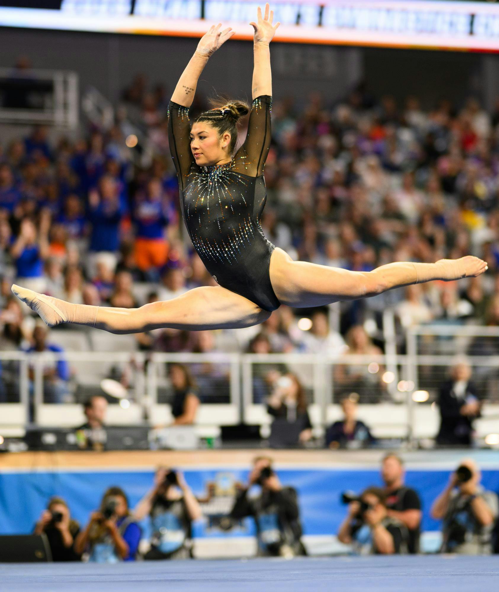 Florida gymnast Kayla DiCello performs on the floor during the NCAA gymnastics National Championship against Oklahoma, LSU and Minnesota, Saturday, April 18, 2026, in Fort Worth, Texas.