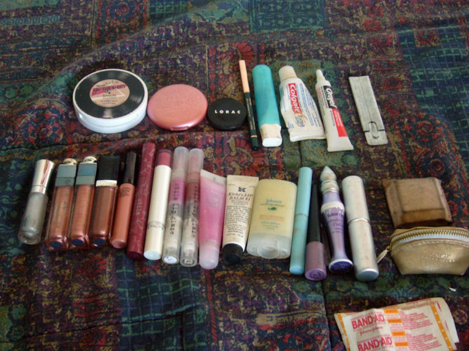 "What's In My Makeup Bag" by Kim, used under CC BY-NC-SA 2.0