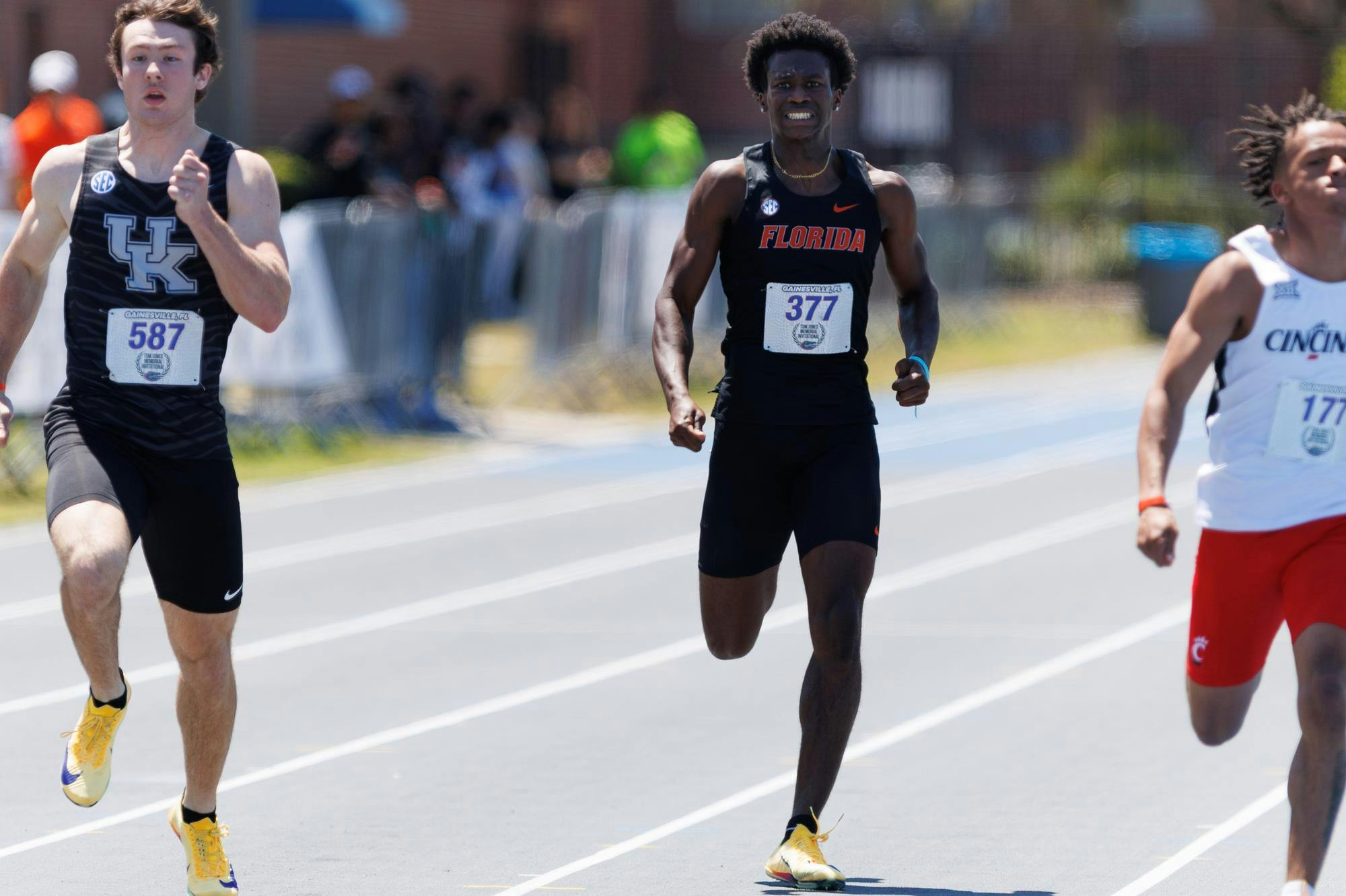 Jordaine Johnson competes in the men’s 200 meter during the Tom Jones Memorial Invitational in Gainesville, Fla., Friday, April 17, 2026.