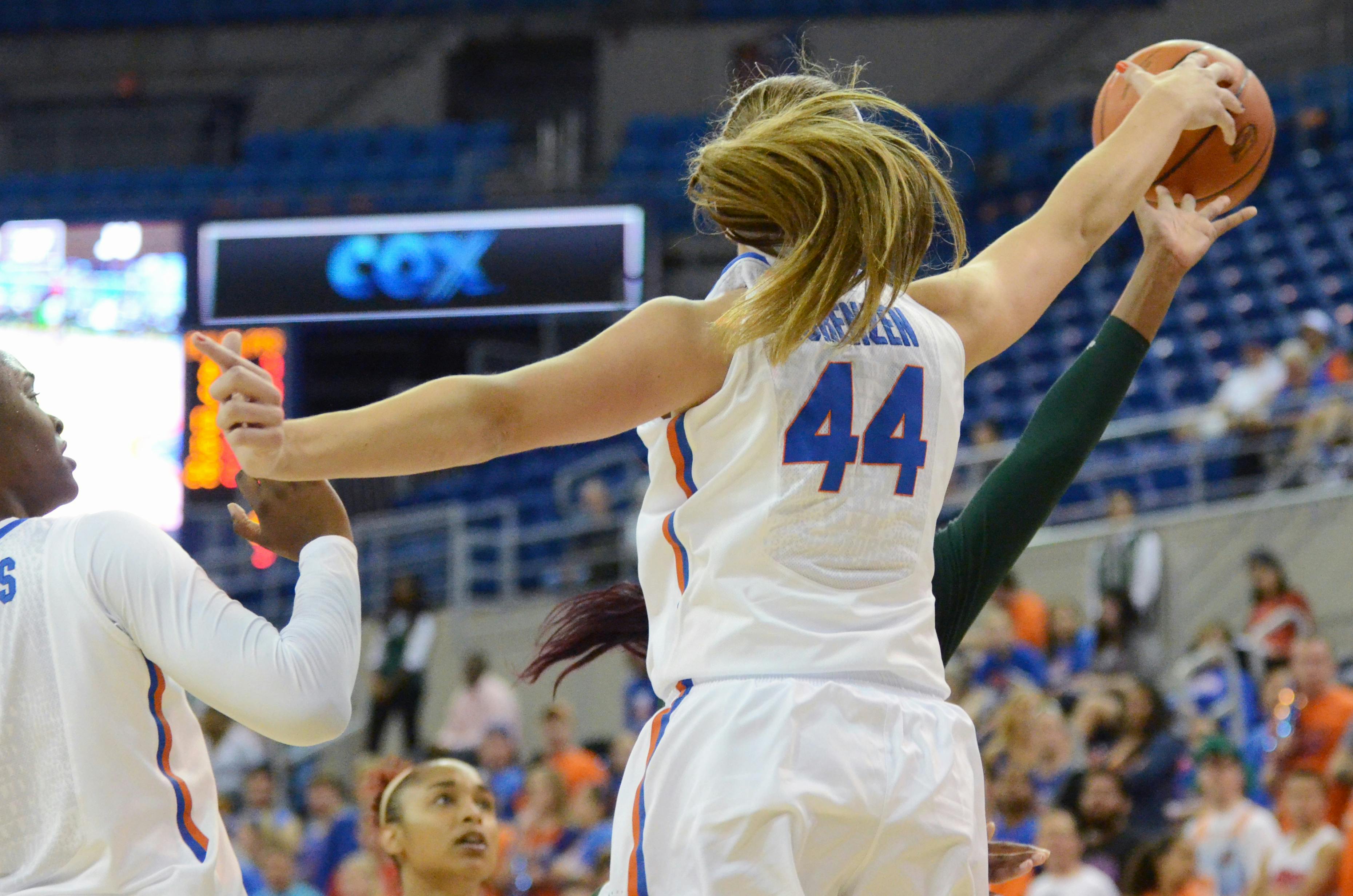 Haley Lorenzen blocks a shot during Florida's win against Jacksonville.