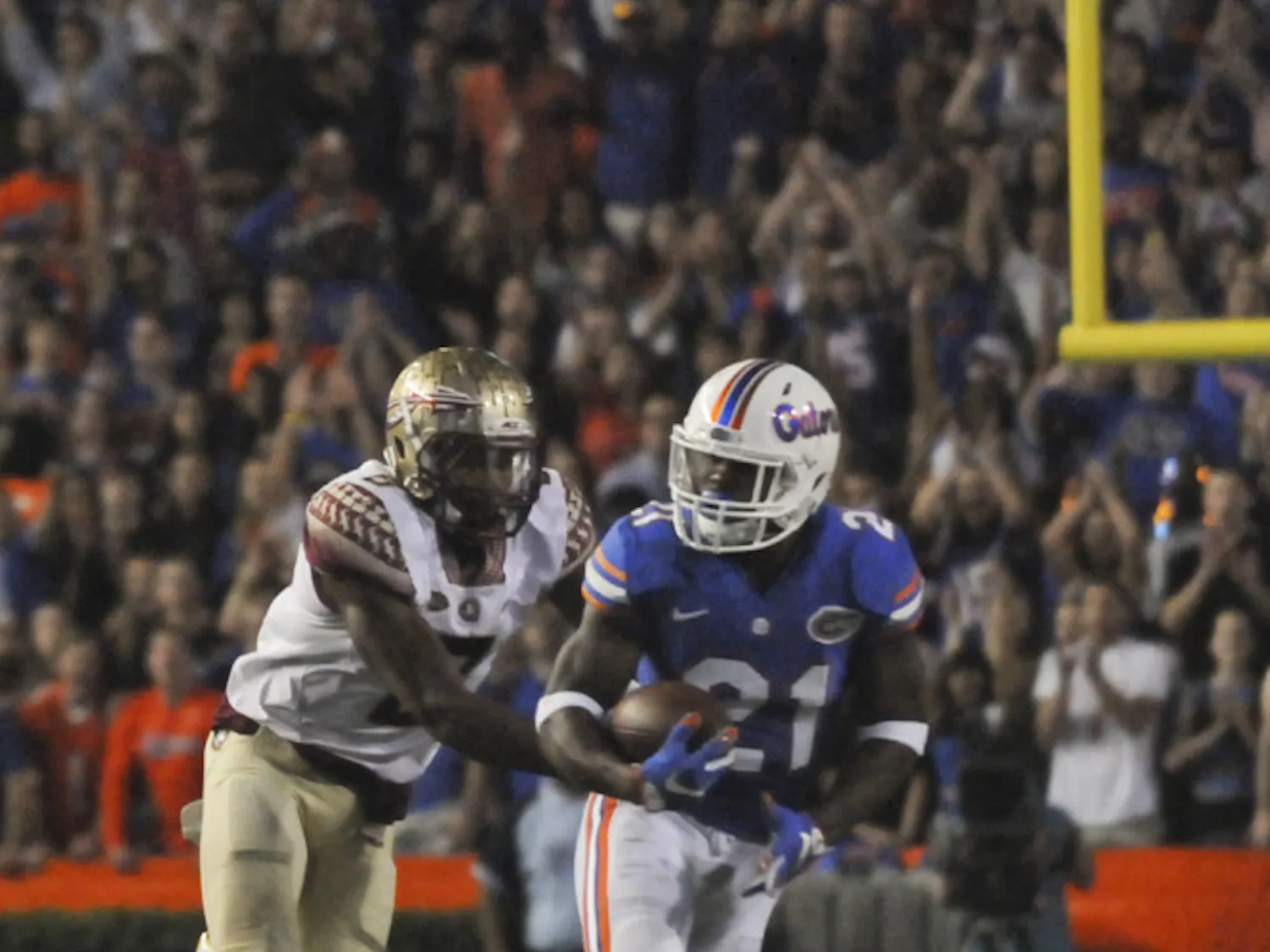UF's Kelvin Taylor rushes during Florida's 27-2 loss to Florida State on Nov. 28, 2015, at Ben Hill Griffin Stadium.