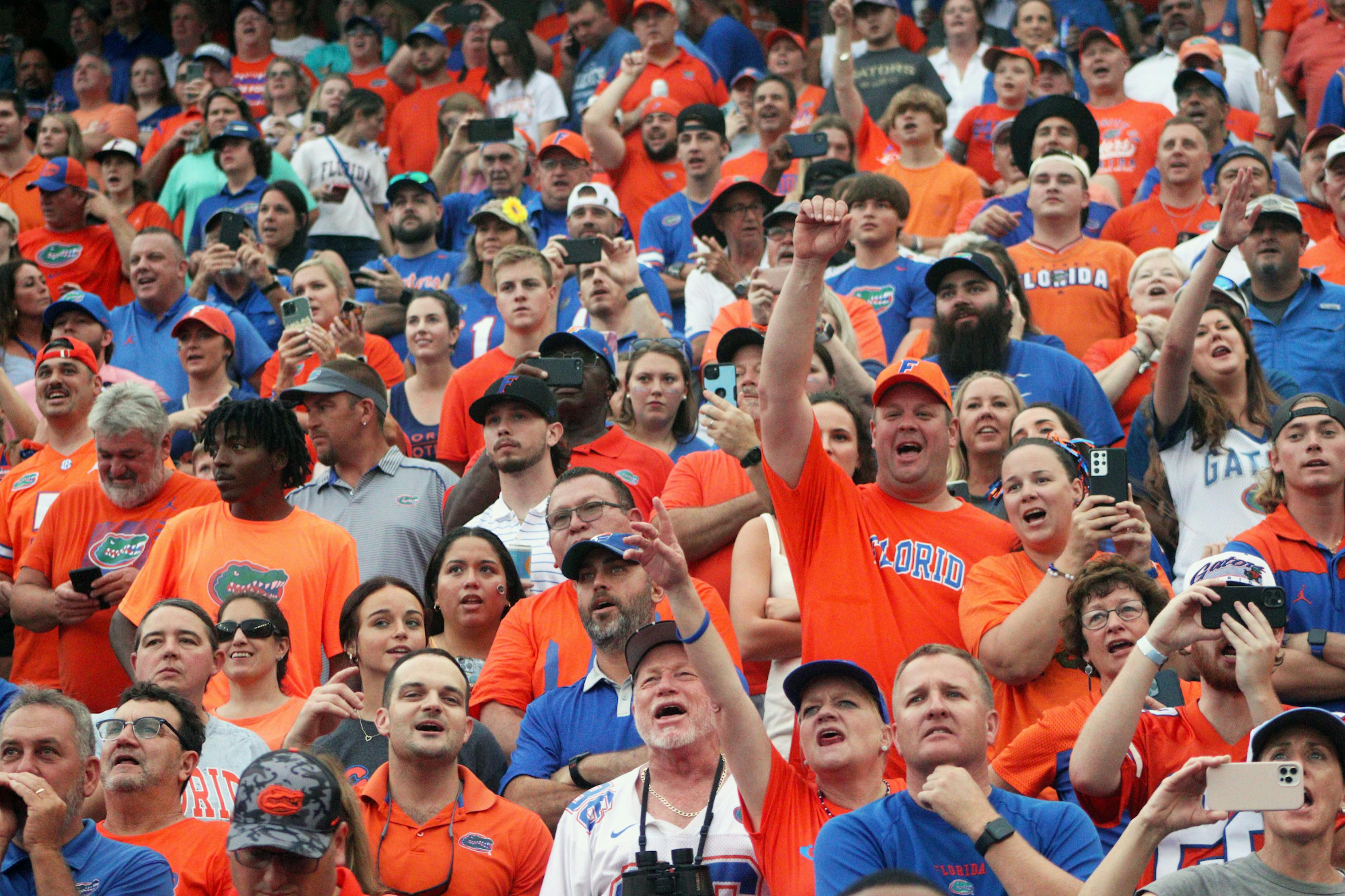 Record-breaking crowds for Gators football home games prompt stadium safety concerns - Vimarsana News