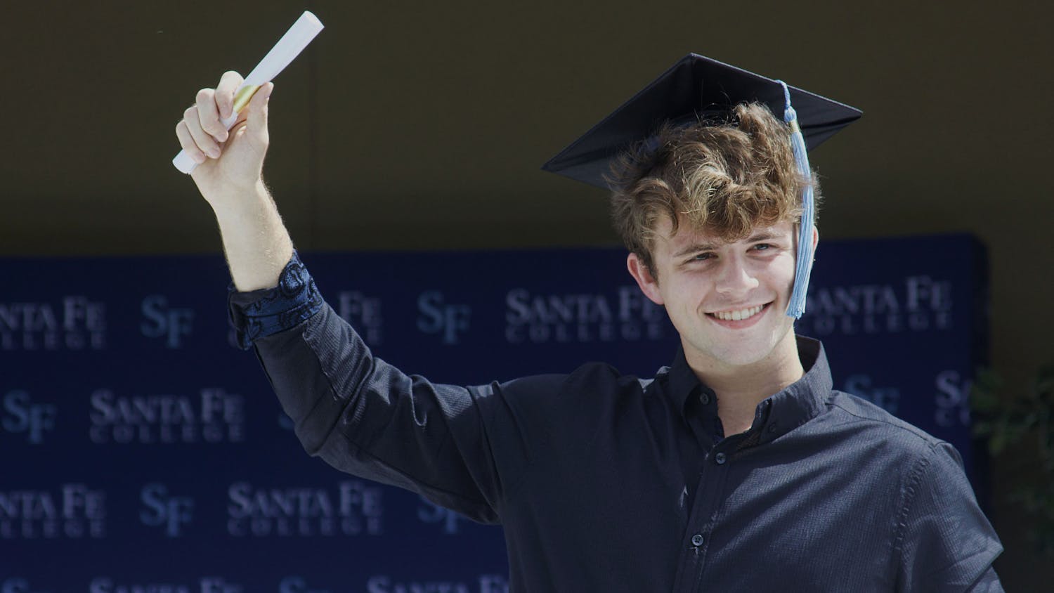 Santa Fe College Students Show Off Their Graphic Design Skills The Independent Florida Alligator Sante Fe College Events April 2022