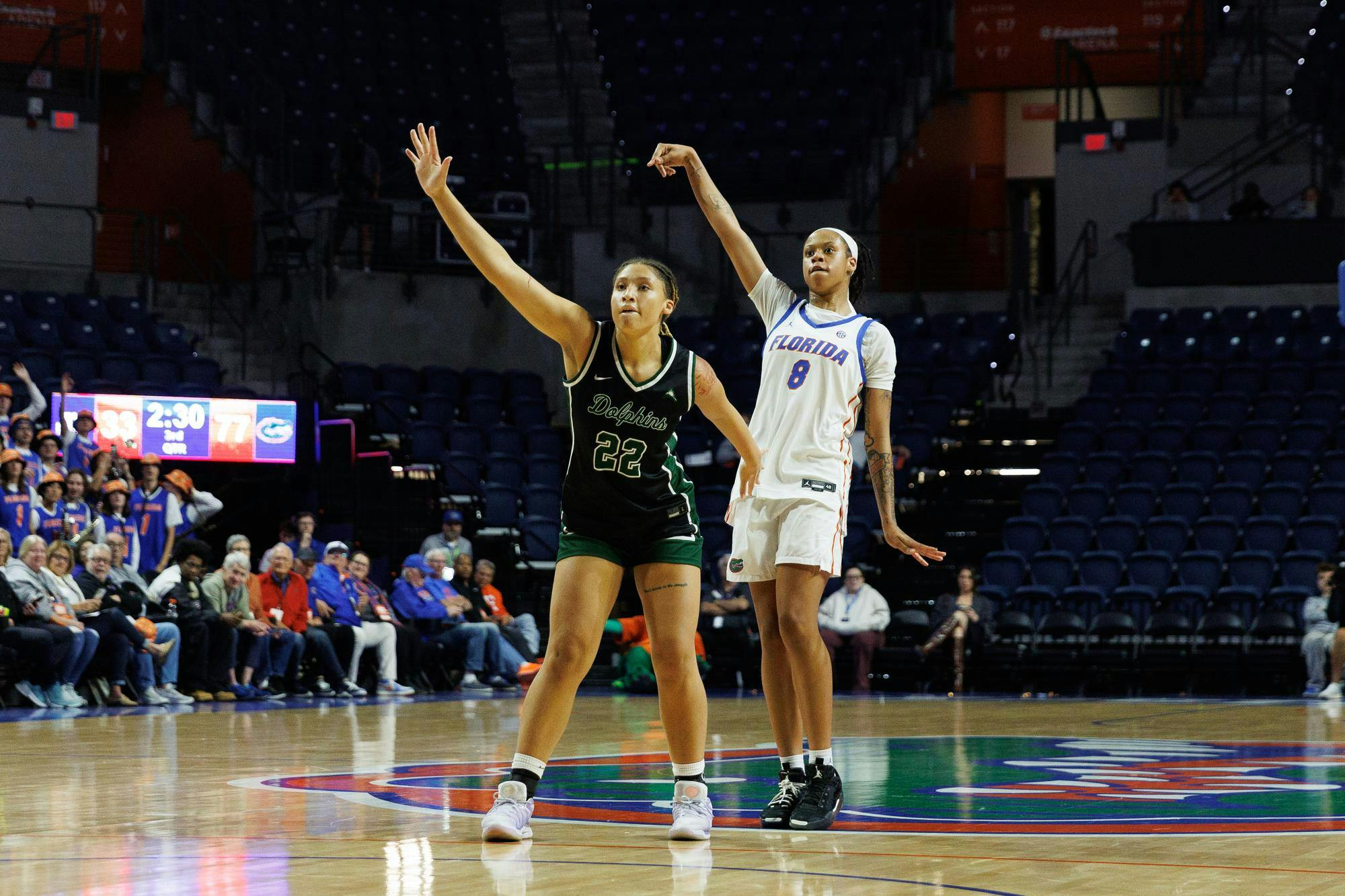 Florida guard/forward Me'Arah O'Neal (8) shoots a three point shot during the second half of a NCAA college basketball game against Jacksonville, Monday, Nov. 10, 2025, in Gainesville, Fla.