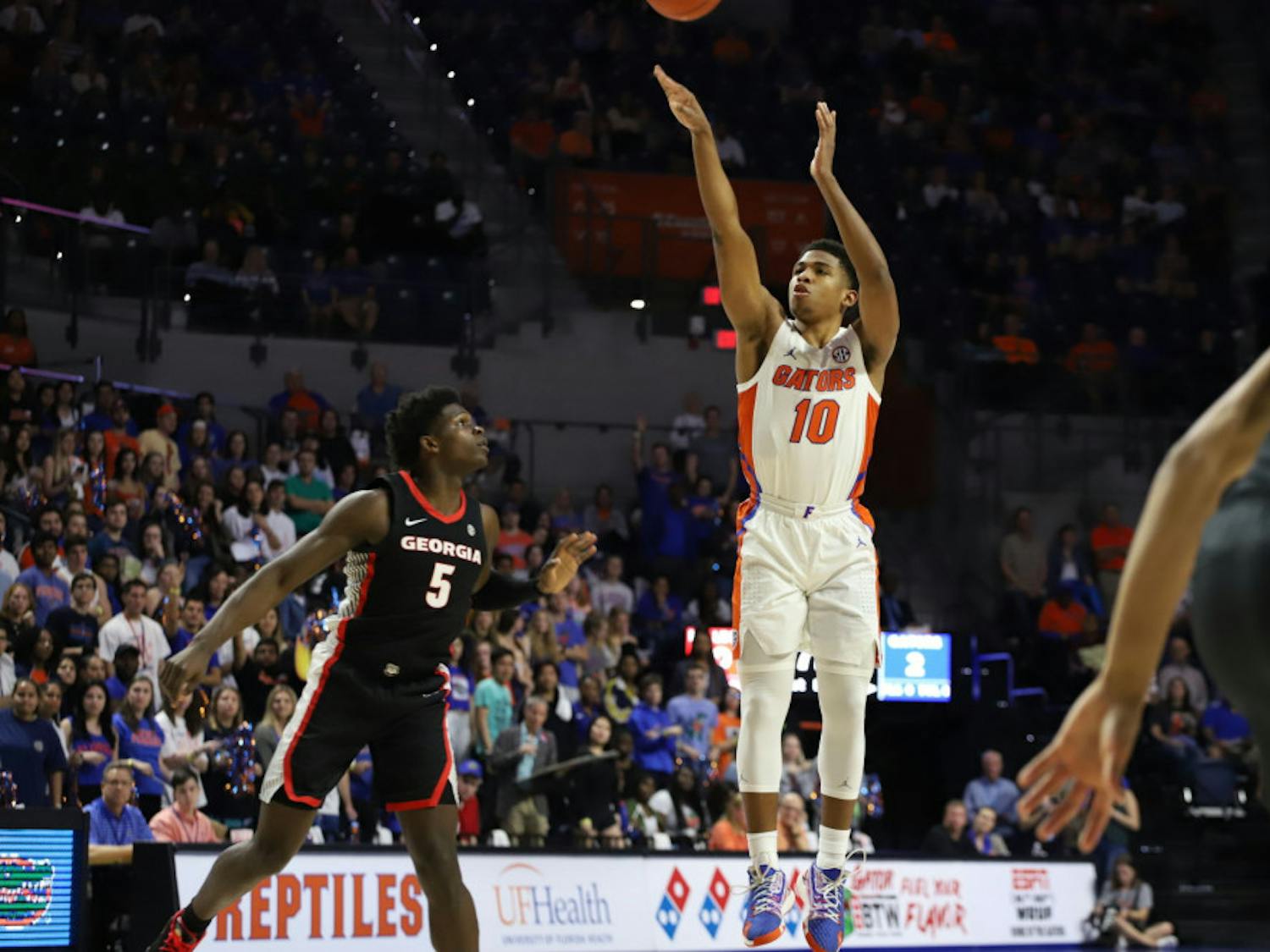Noah Locke scored 15 points in a losing effort Wednesday evening
